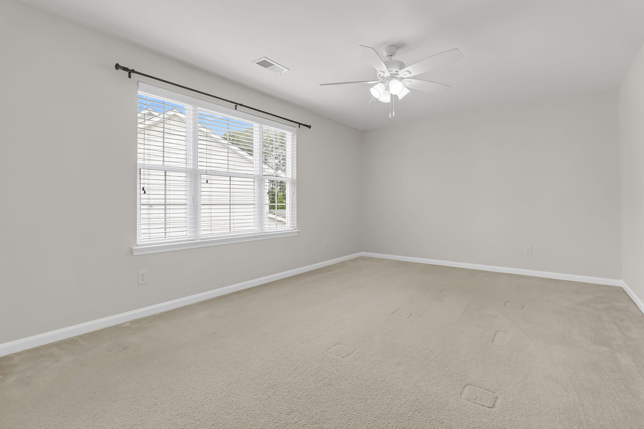 302 Freeland Way