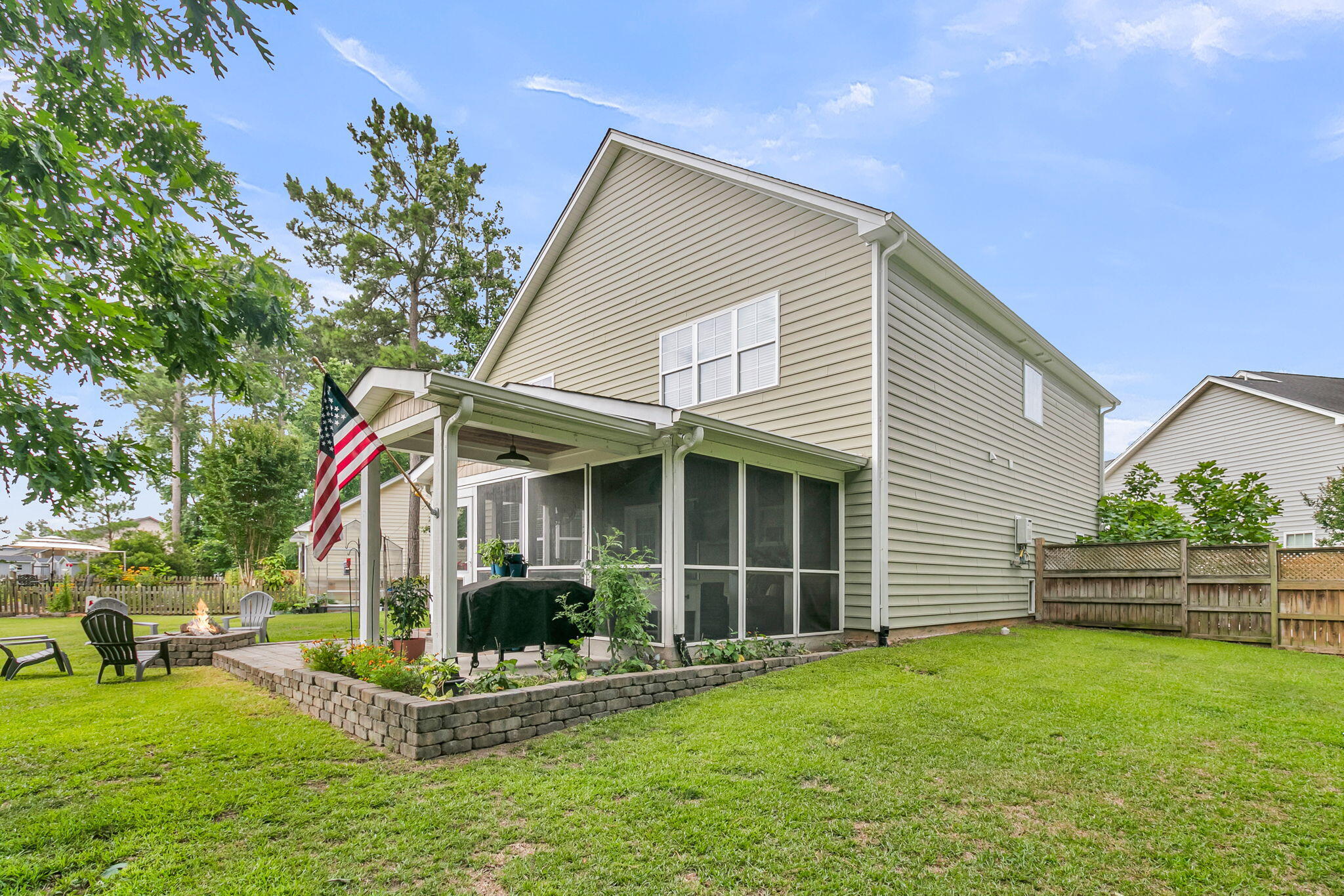 302 Freeland Way