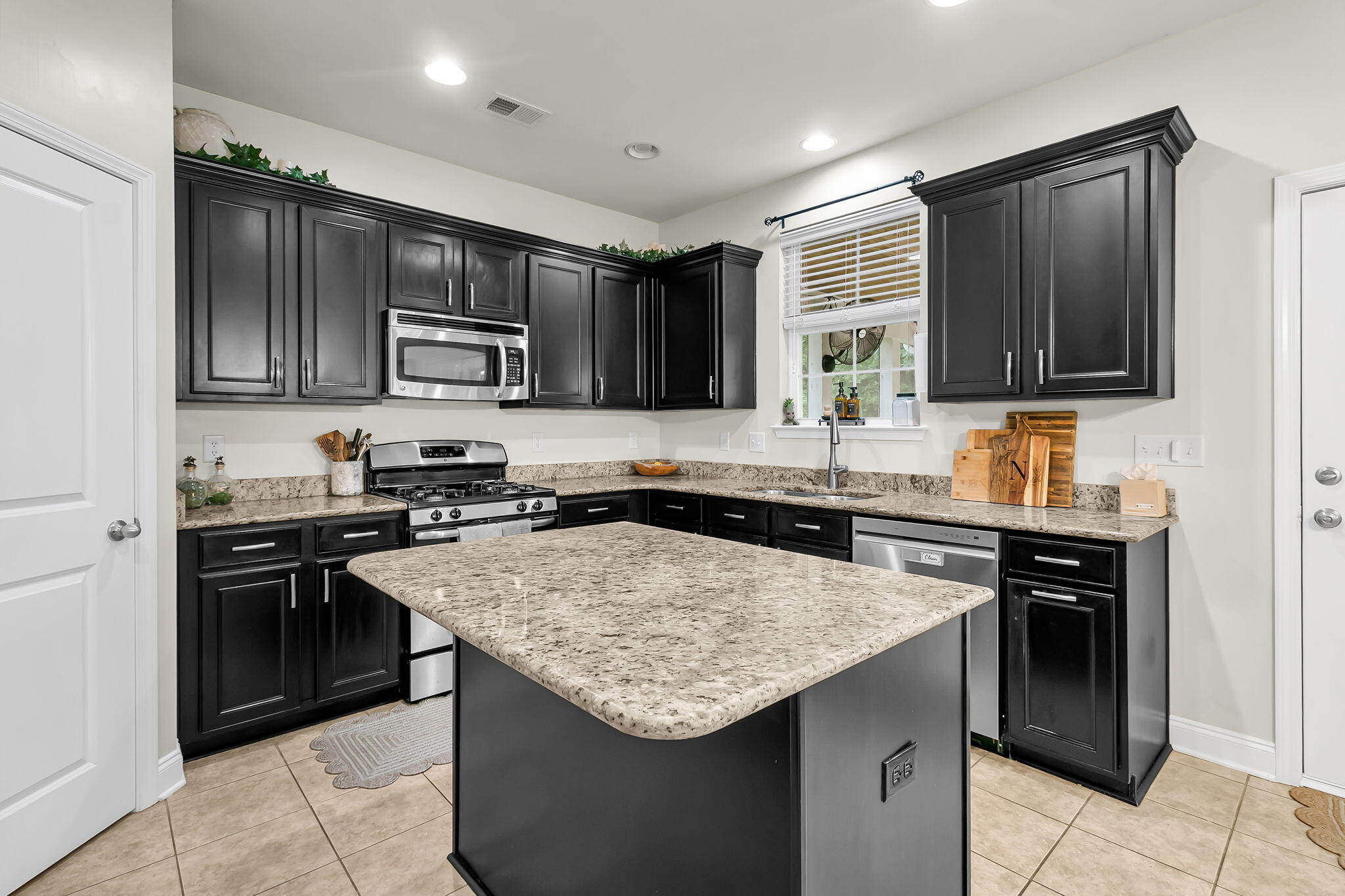 302 Freeland Way