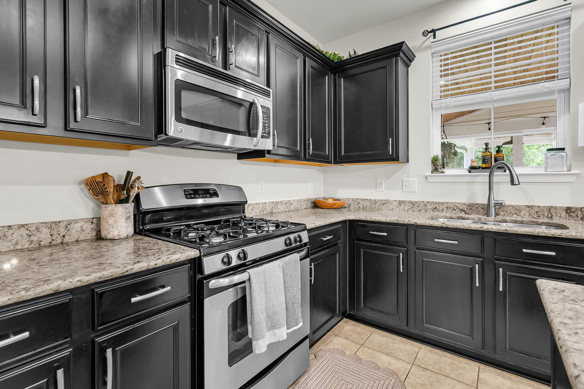 302 Freeland Way