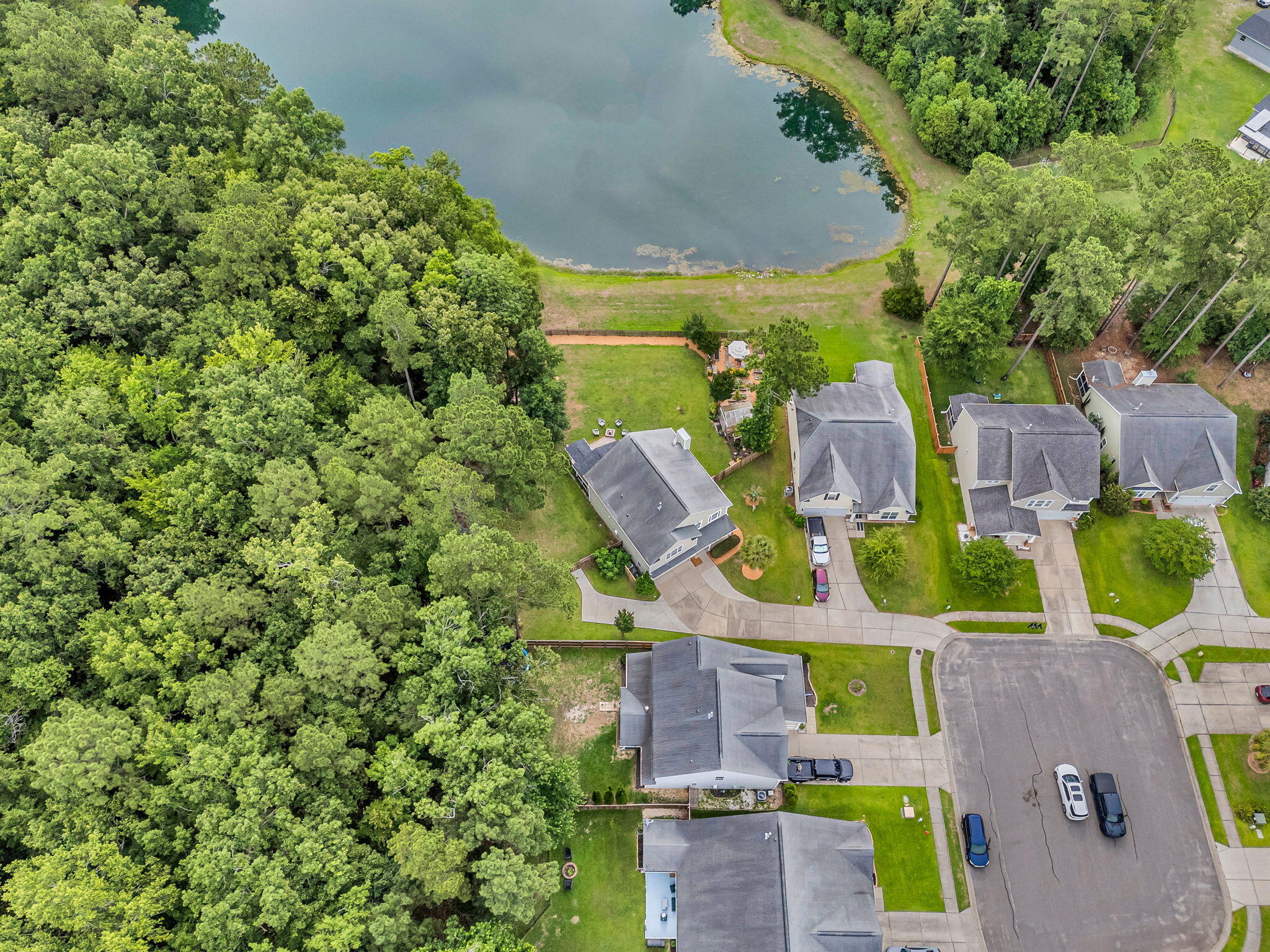 302 Freeland Way