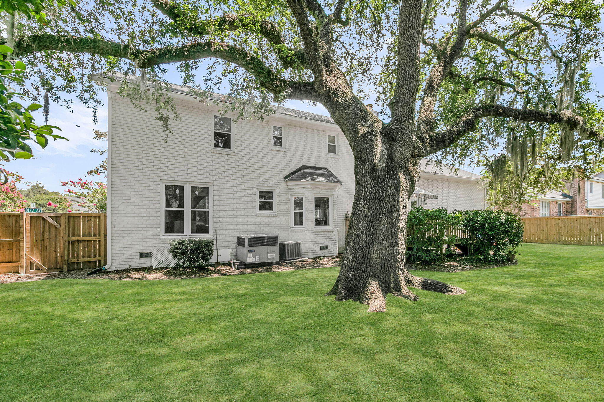 11 Captiva Row