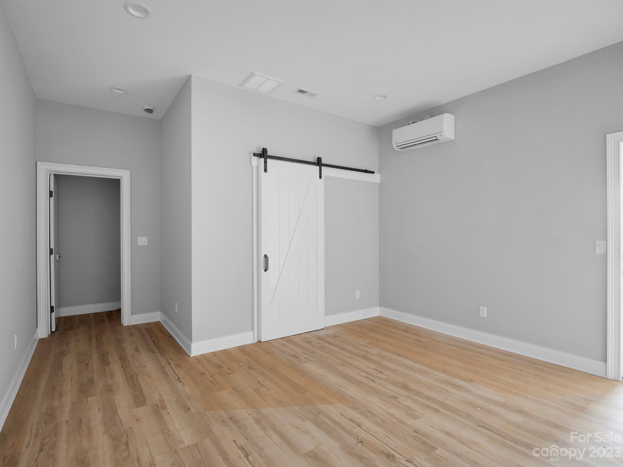 360 N Broad Street Unit: 4E