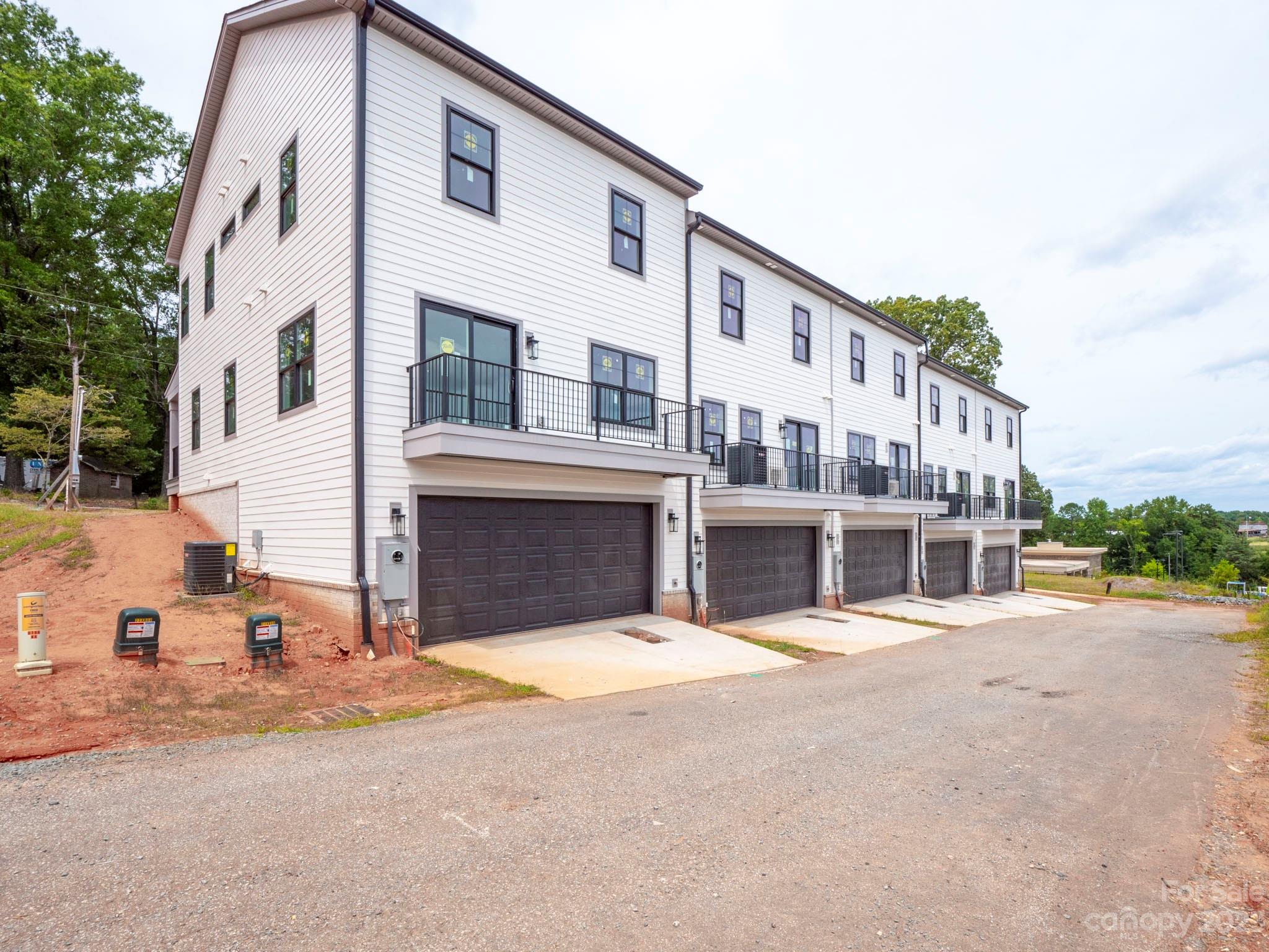 360 N Broad Street Unit: 4E