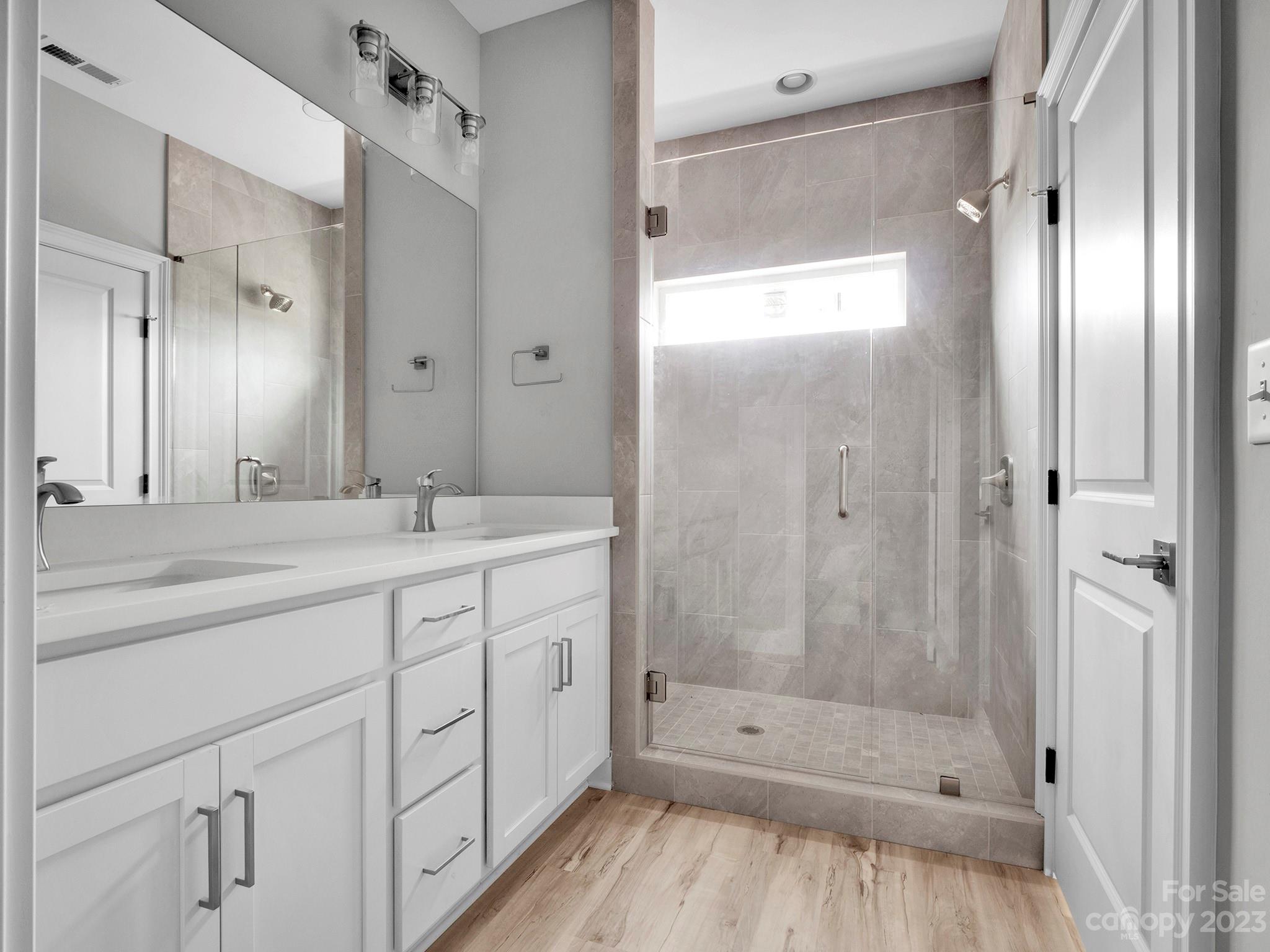 360 N Broad Street Unit: 4E