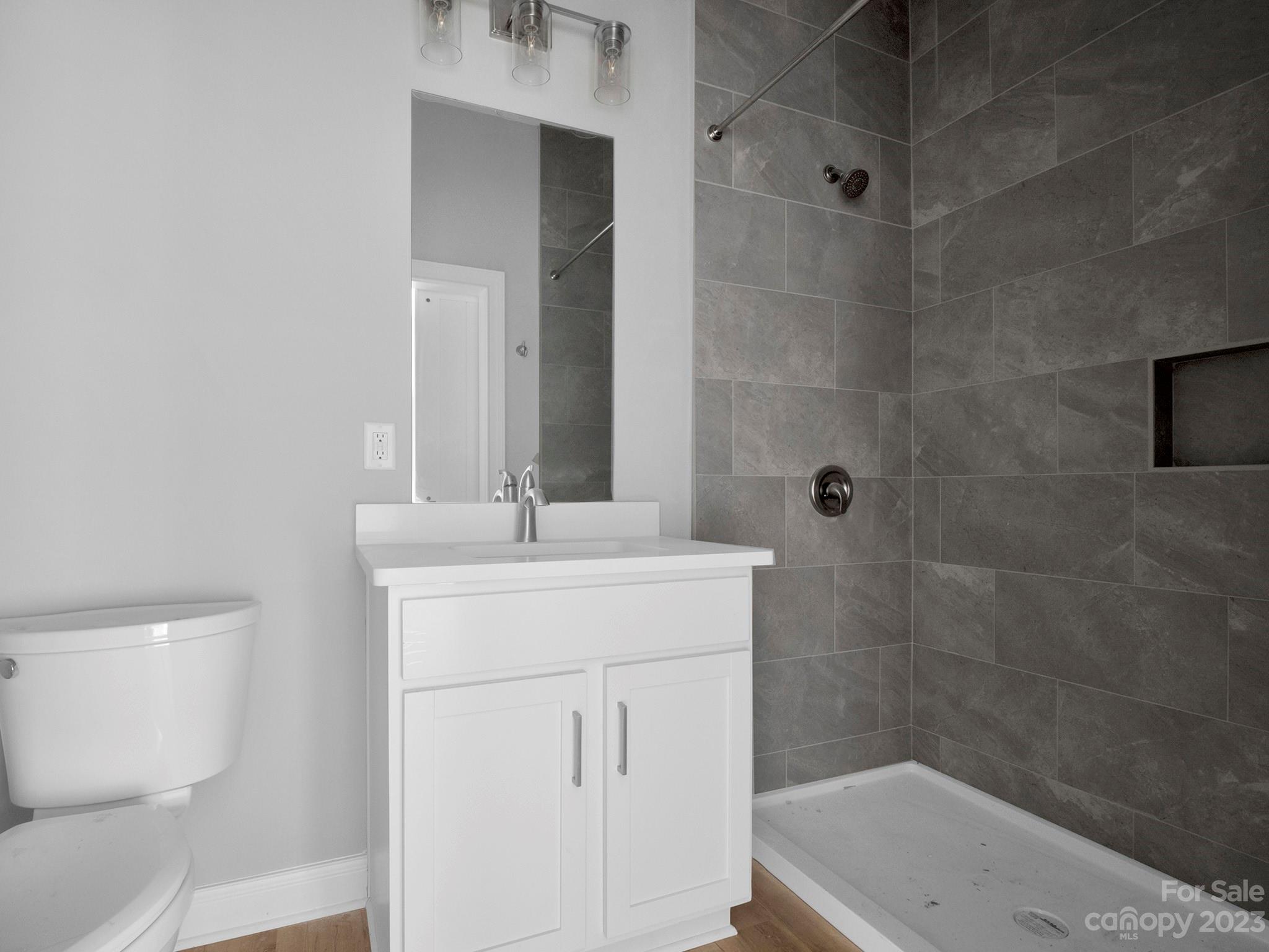 360 N Broad Street Unit: 4E