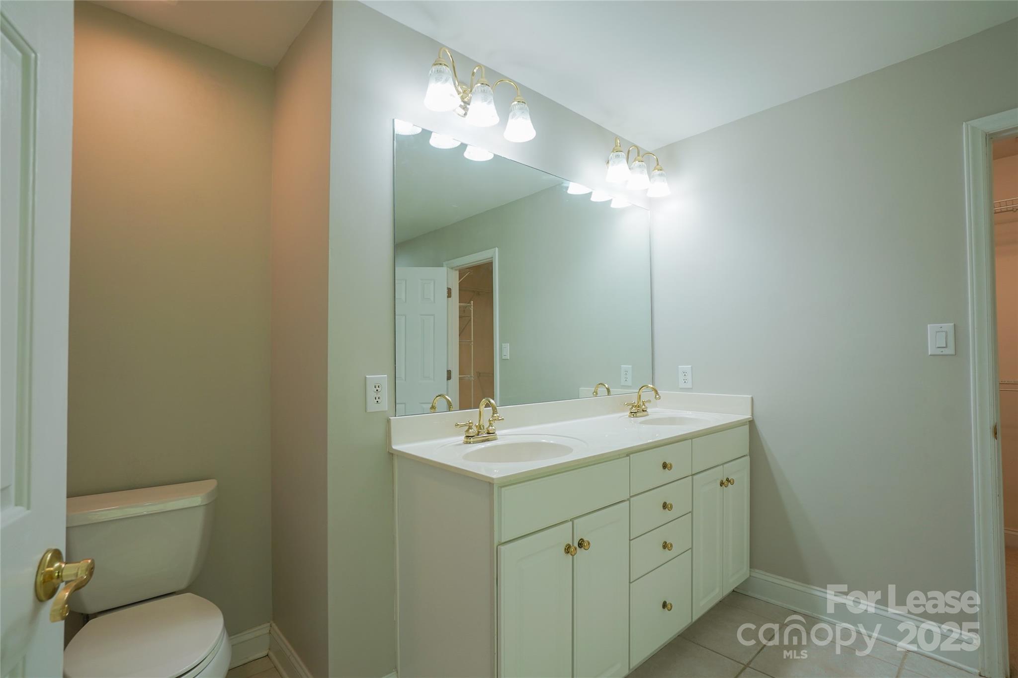 3552 Weddington Oaks Drive