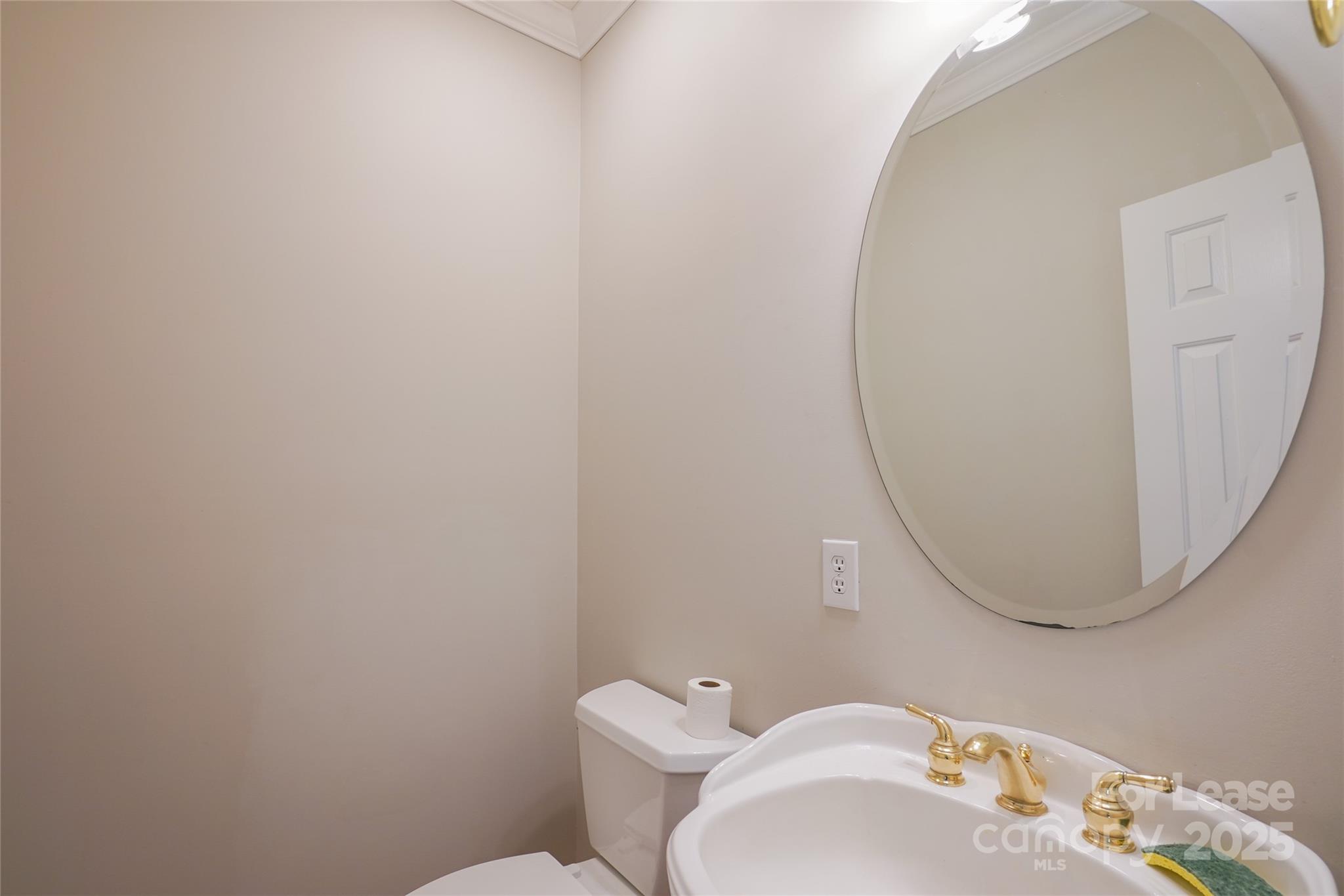 3552 Weddington Oaks Drive