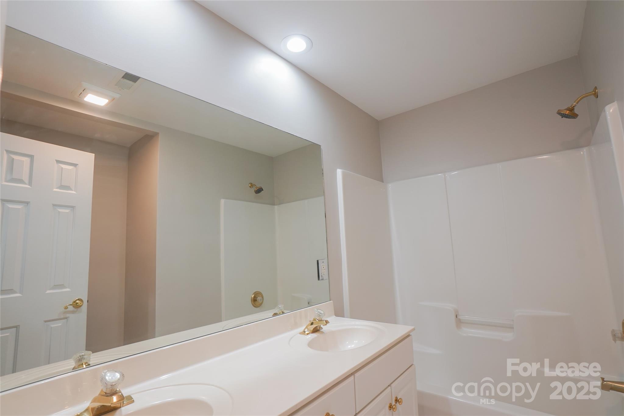 3552 Weddington Oaks Drive