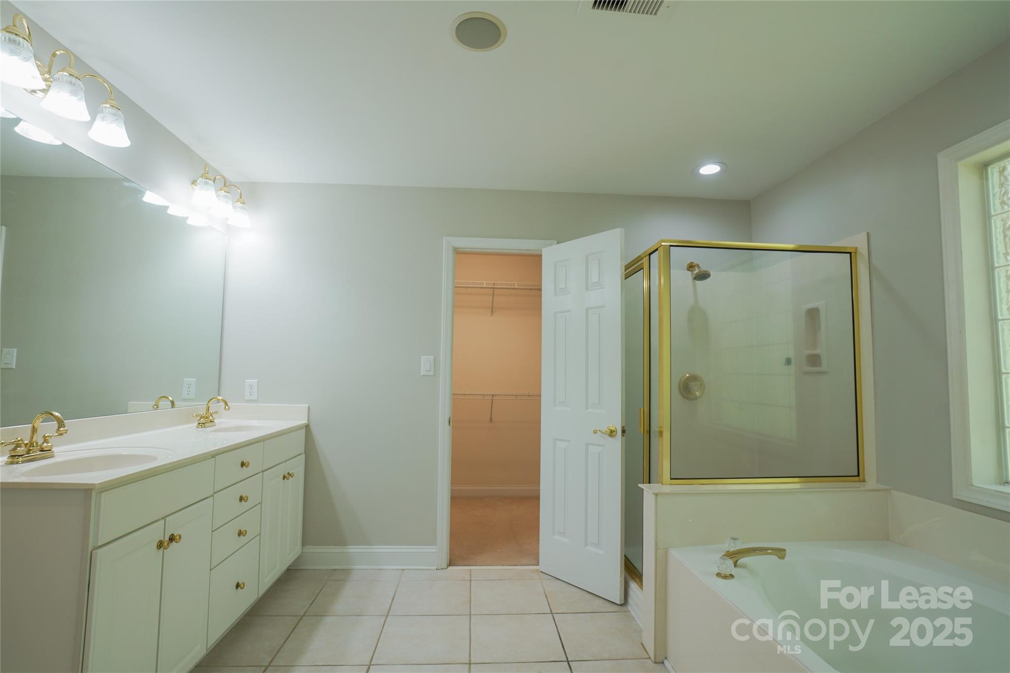 3552 Weddington Oaks Drive