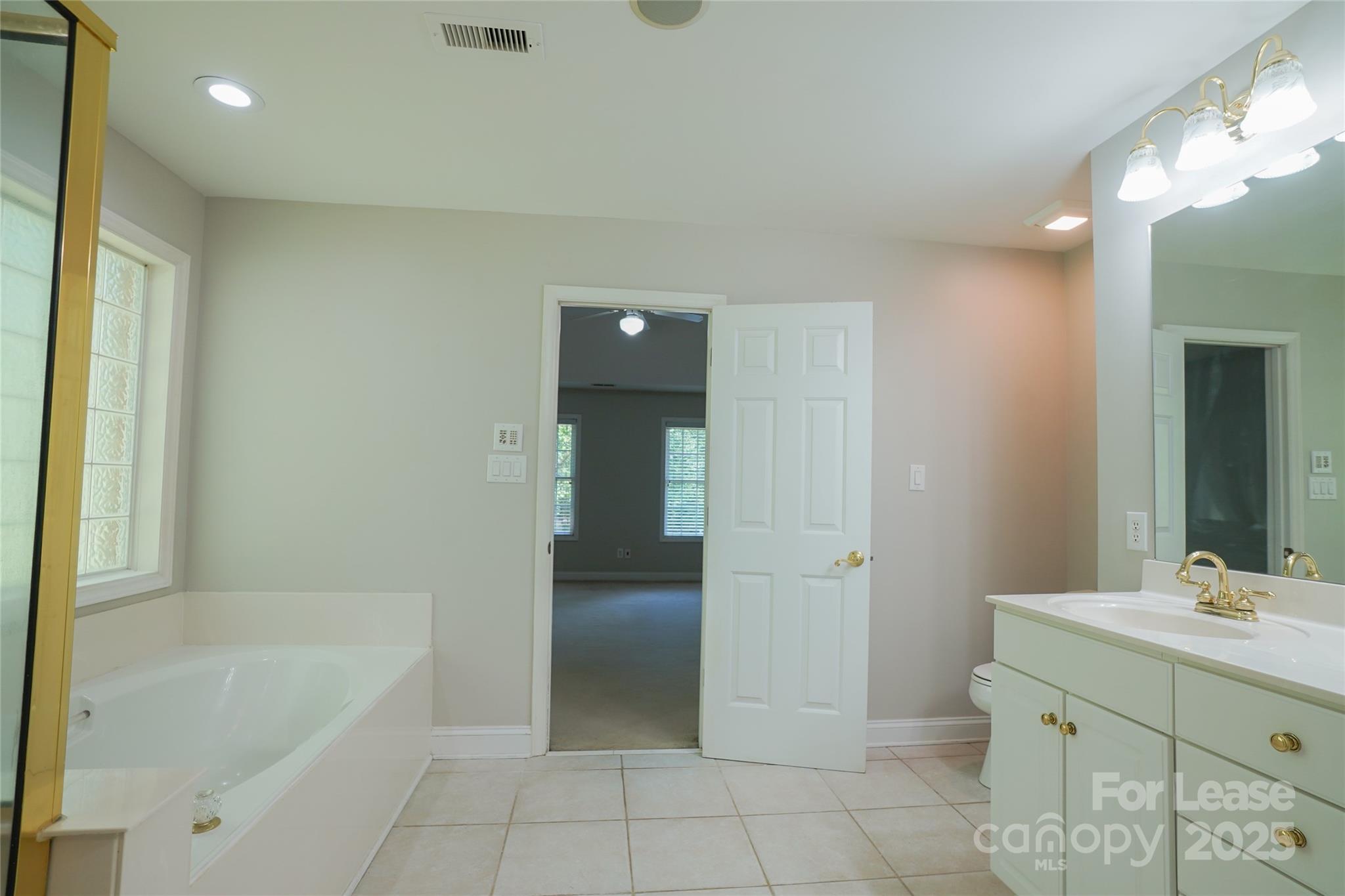 3552 Weddington Oaks Drive