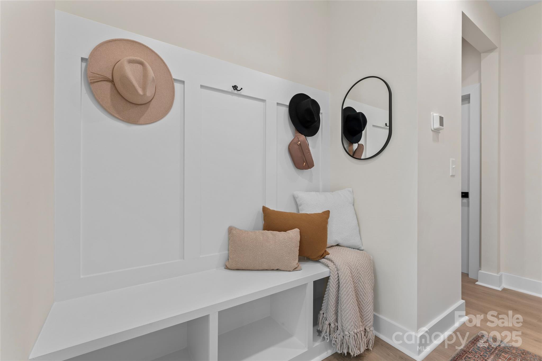 706 Falling Oak Alley Unit: 16