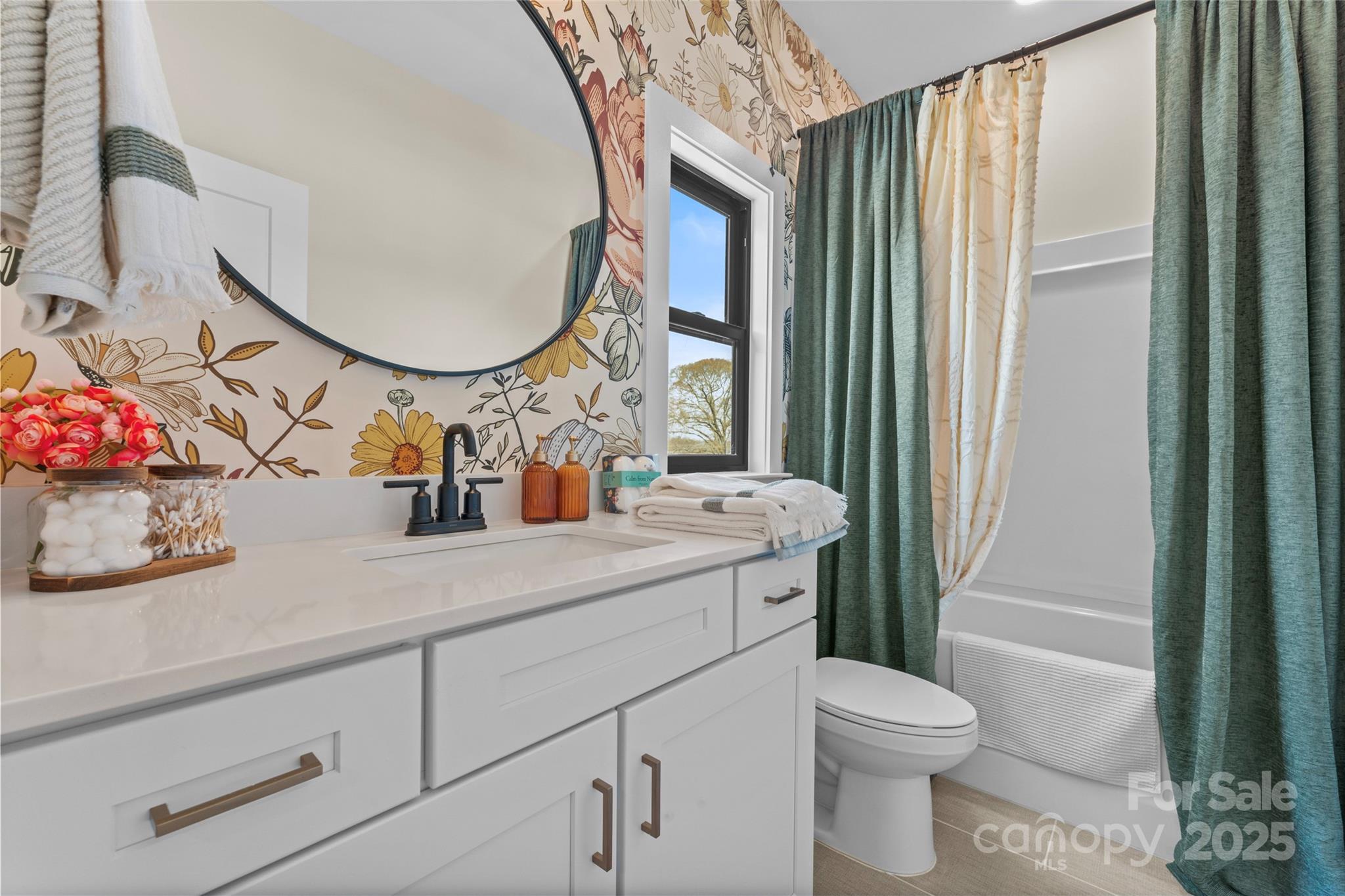 706 Falling Oak Alley Unit: 16