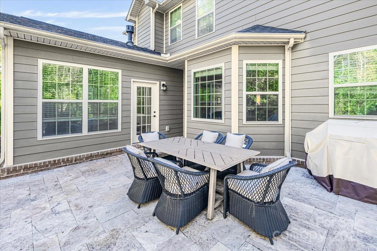 1325 Sommersby Place