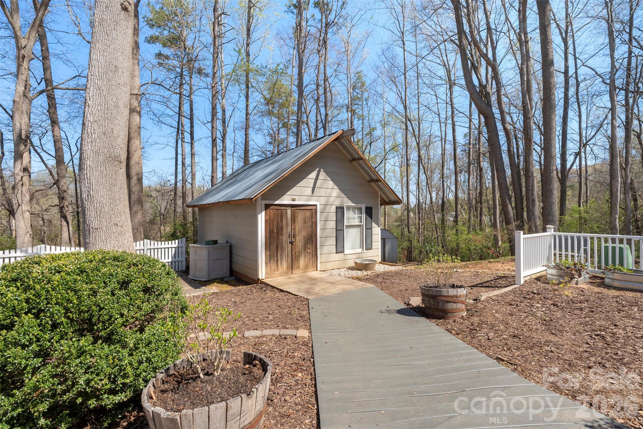 8003 Pine Oak Road