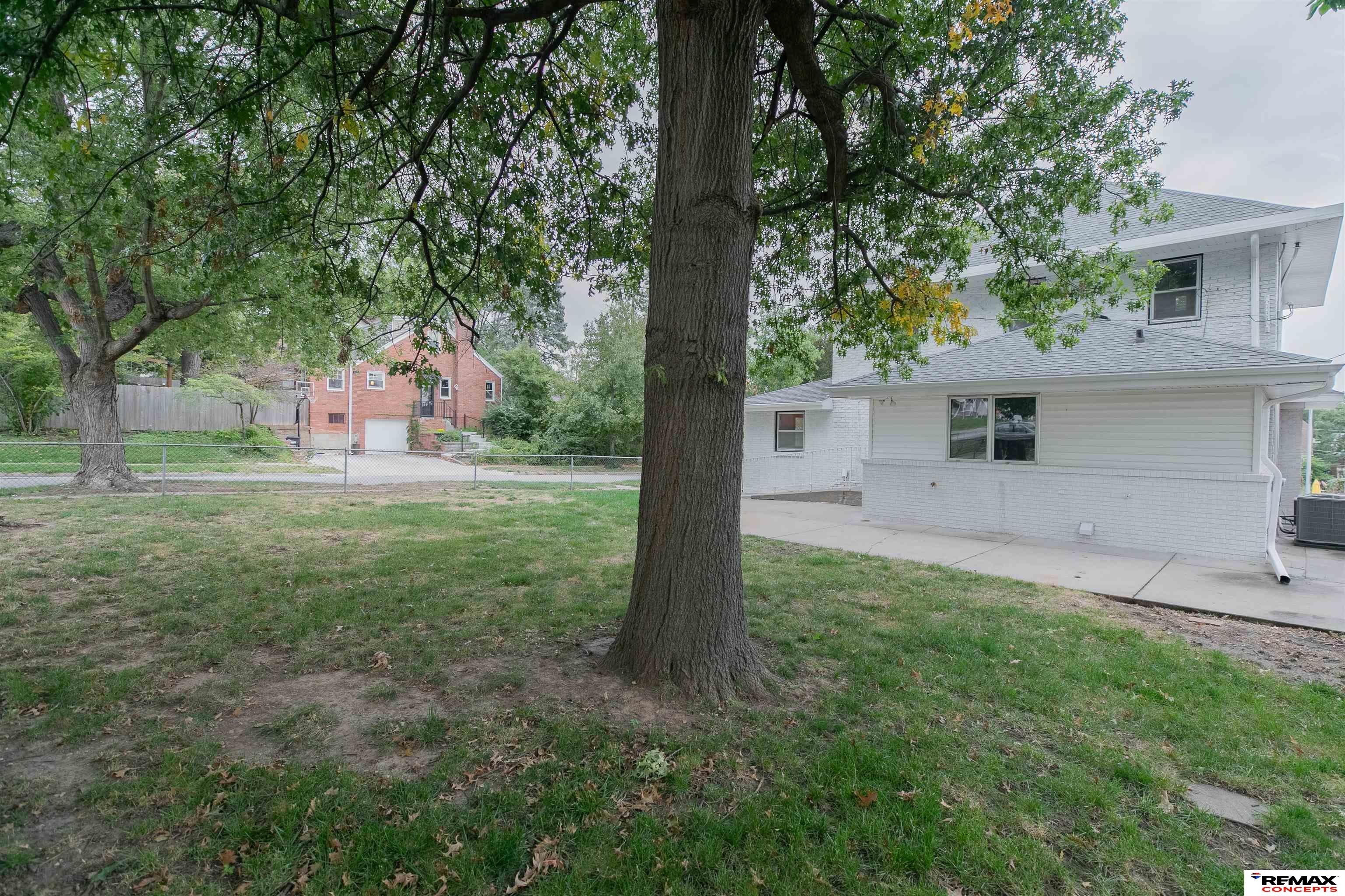 4502 Woolworth Avenue