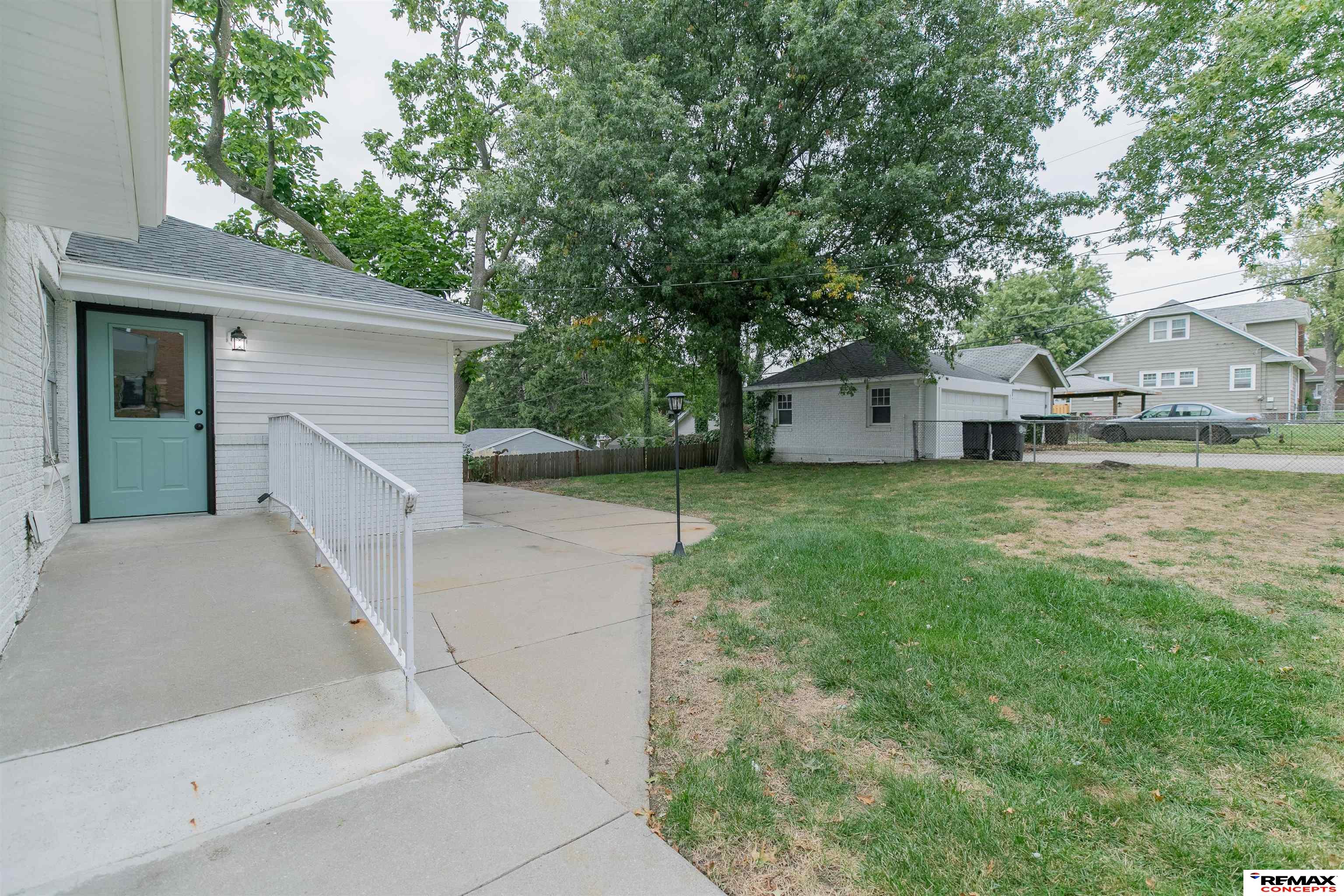 4502 Woolworth Avenue