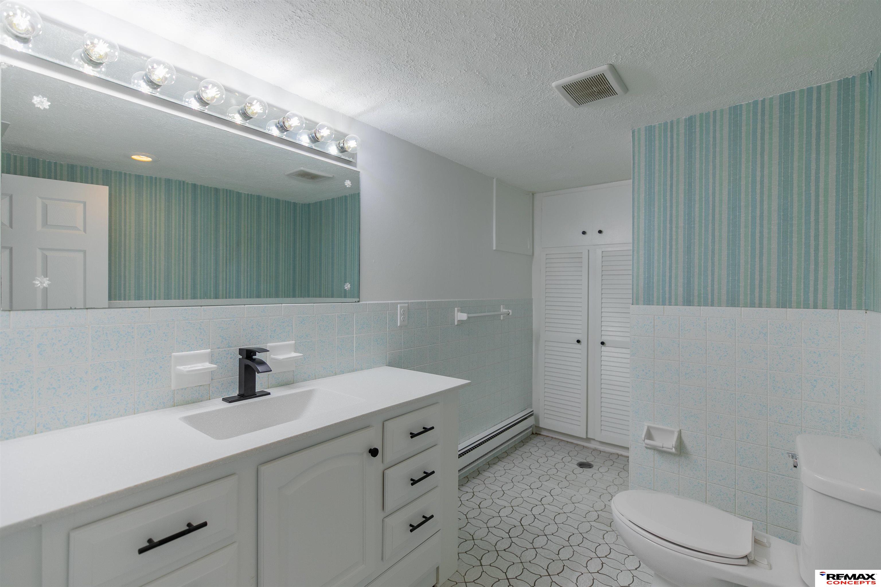 4502 Woolworth Avenue