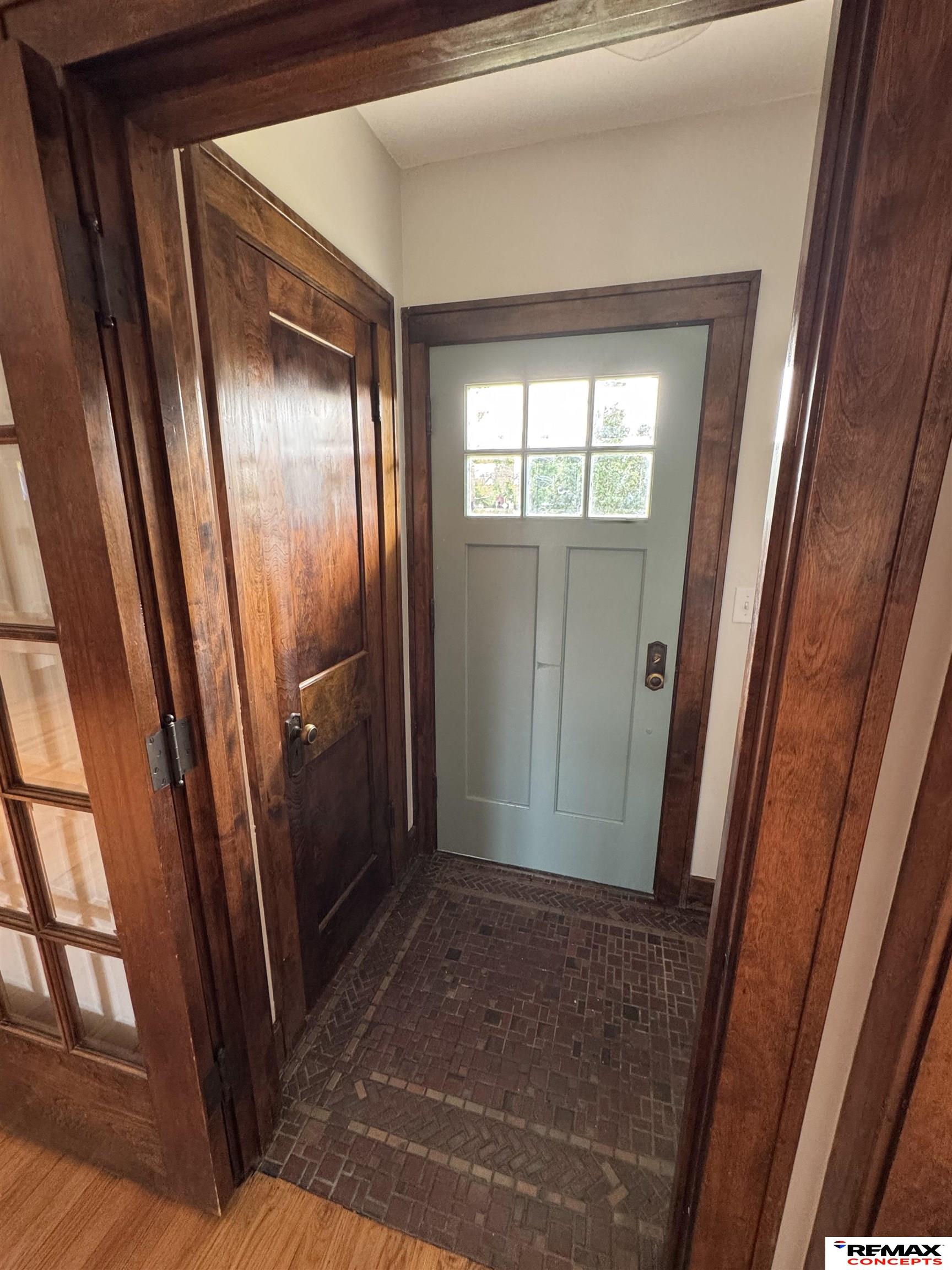 4502 Woolworth Avenue