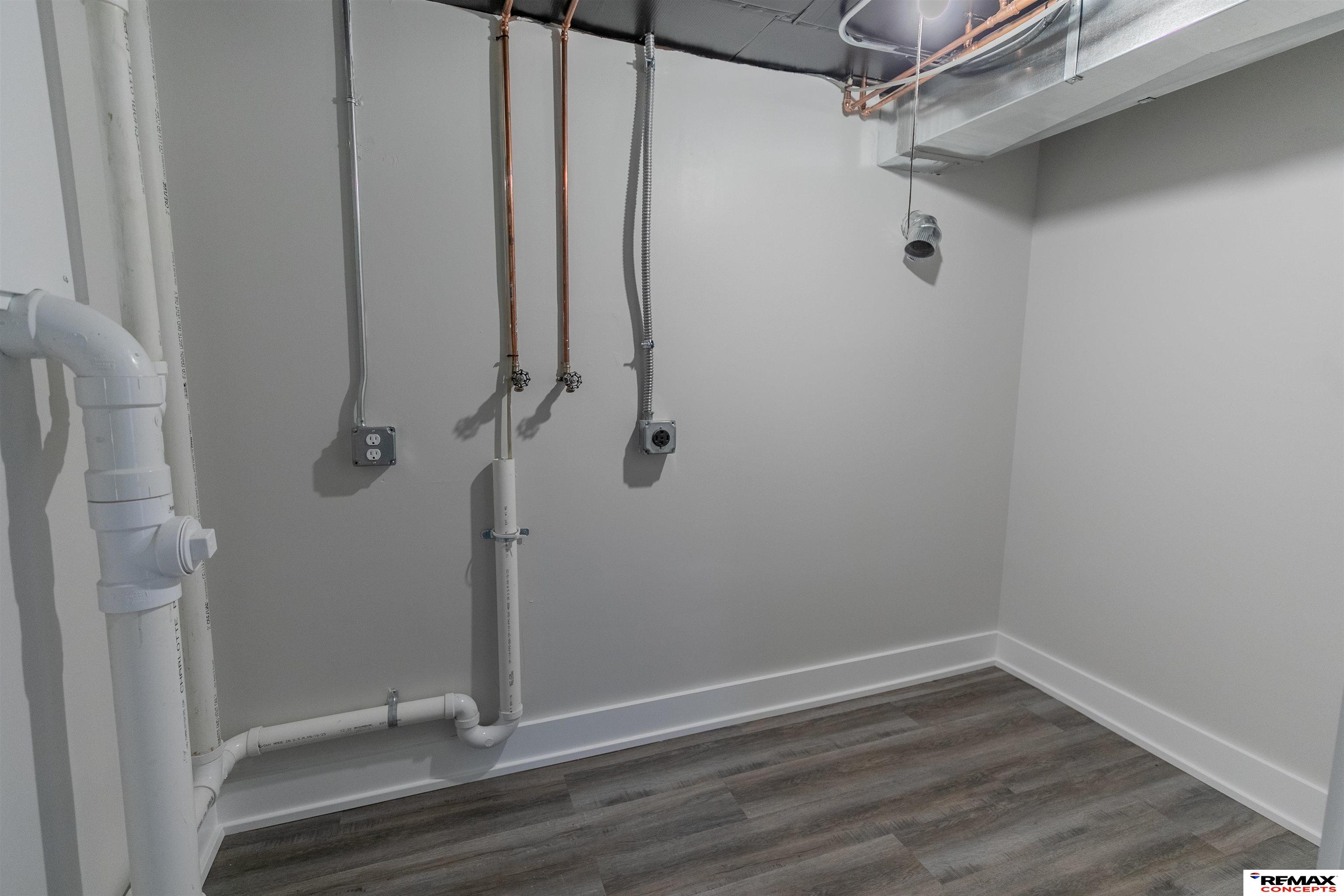 4502 Woolworth Avenue