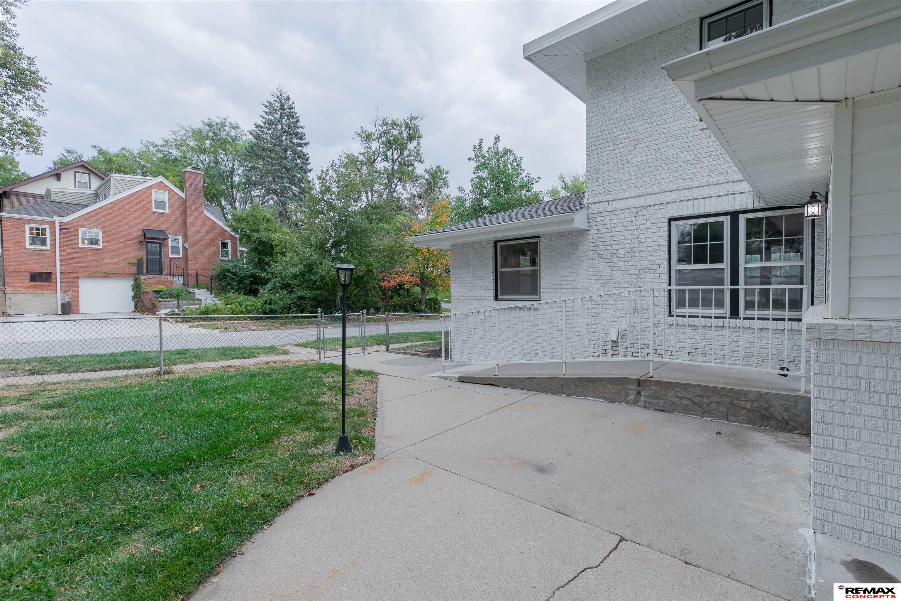 4502 Woolworth Avenue