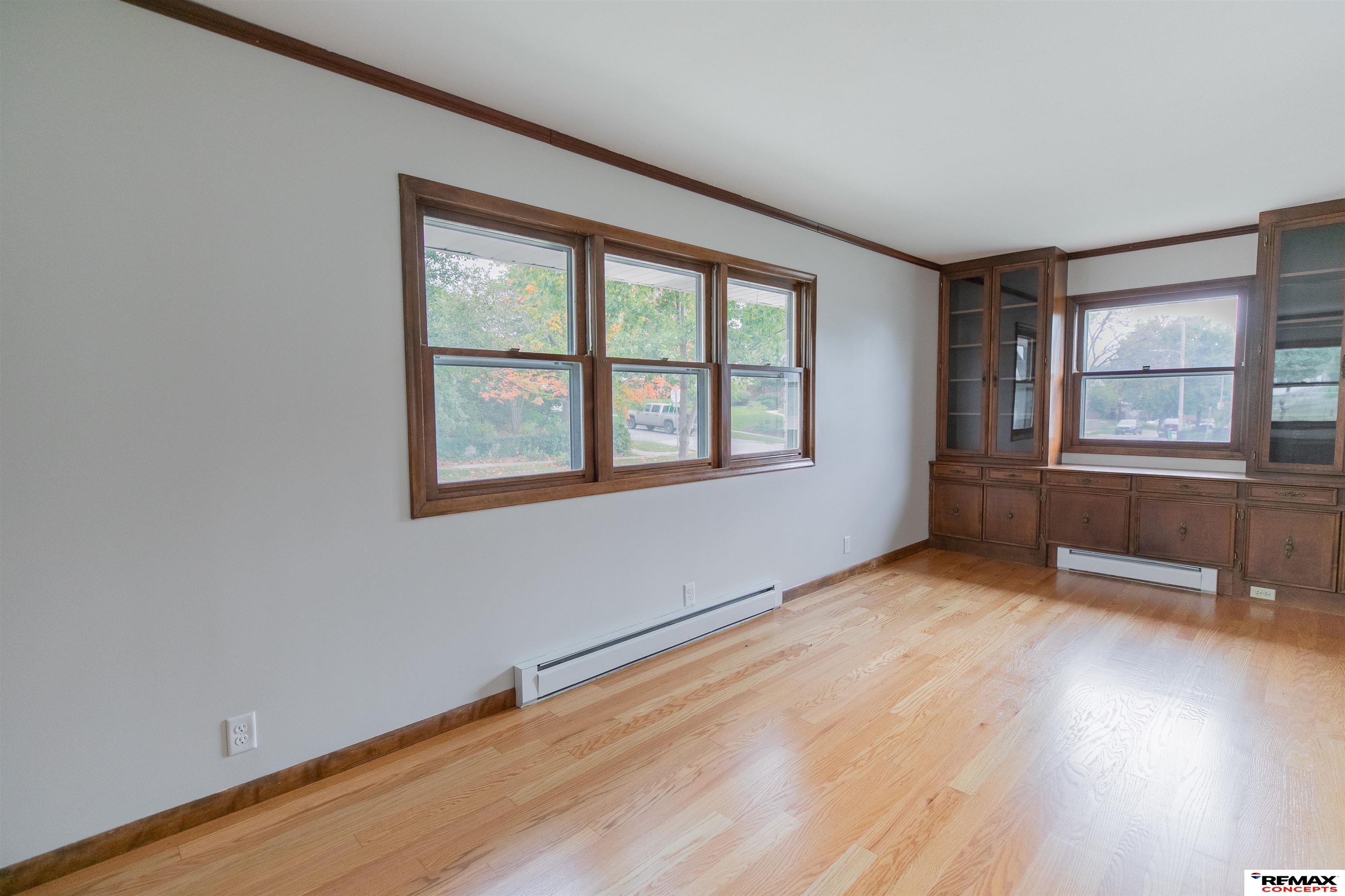 4502 Woolworth Avenue