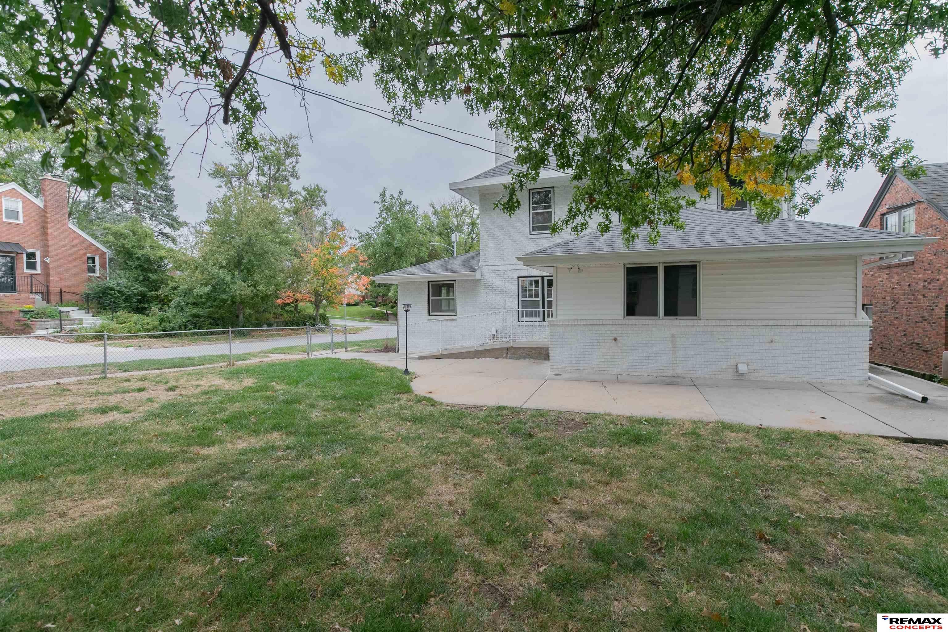 4502 Woolworth Avenue