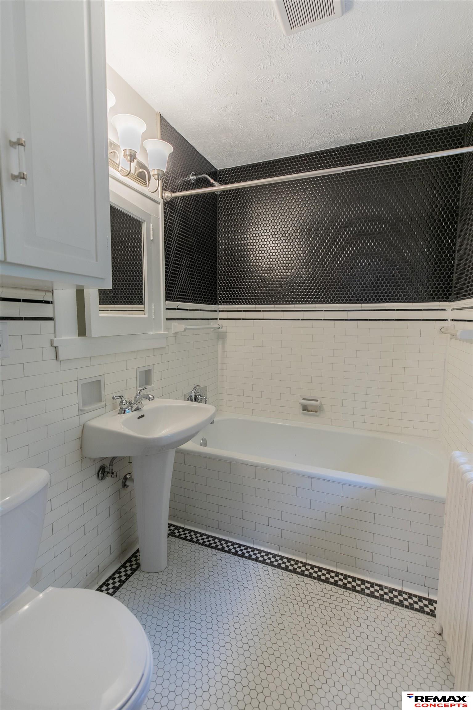 4502 Woolworth Avenue