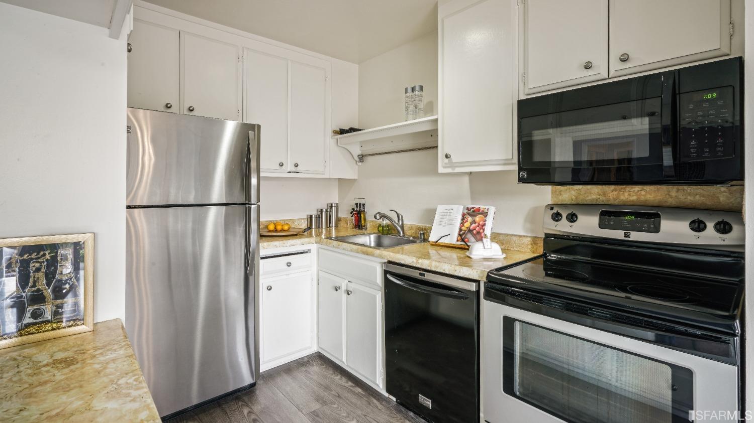 3090 Los Prados Street # 7