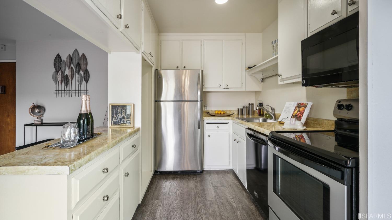 3090 Los Prados Street # 7