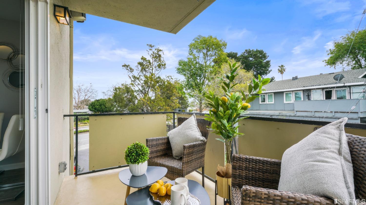 3090 Los Prados Street # 7