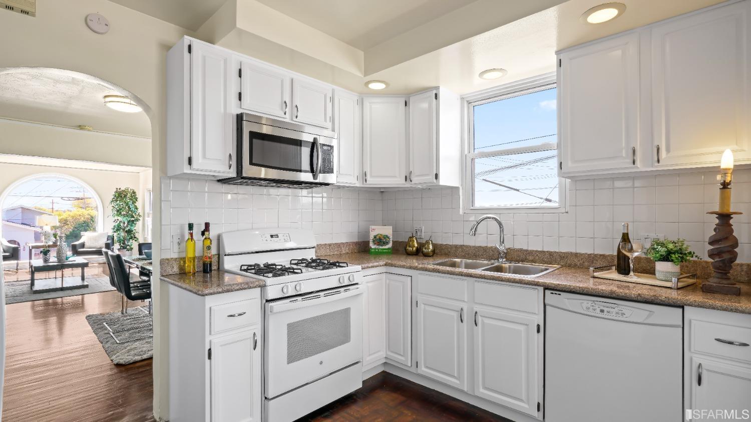 5205 Macdonald Avenue