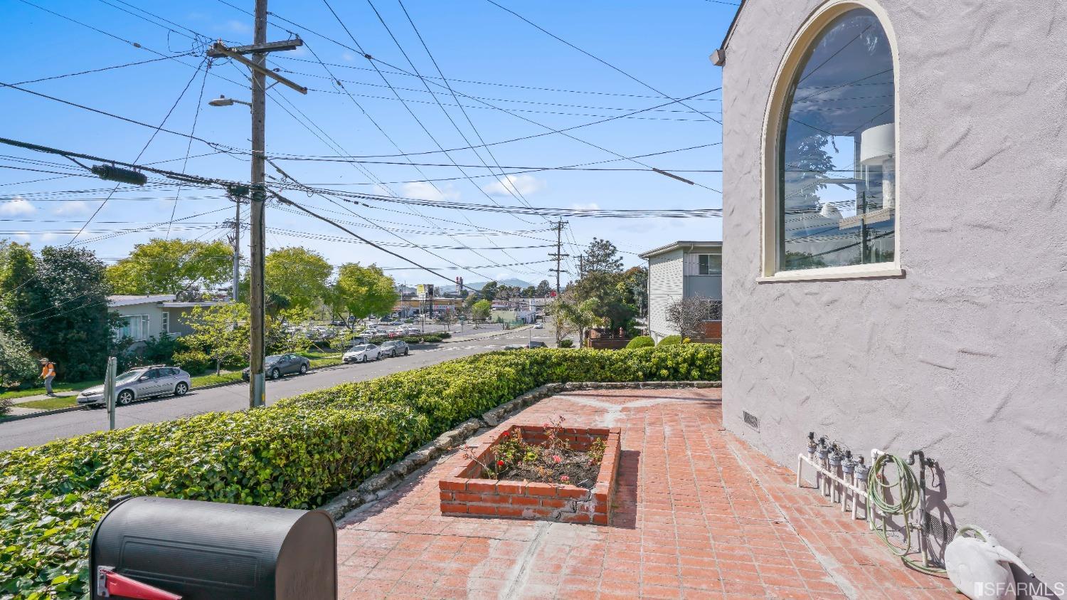 5205 Macdonald Avenue