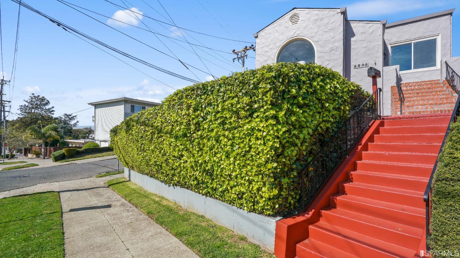 5205 Macdonald Avenue