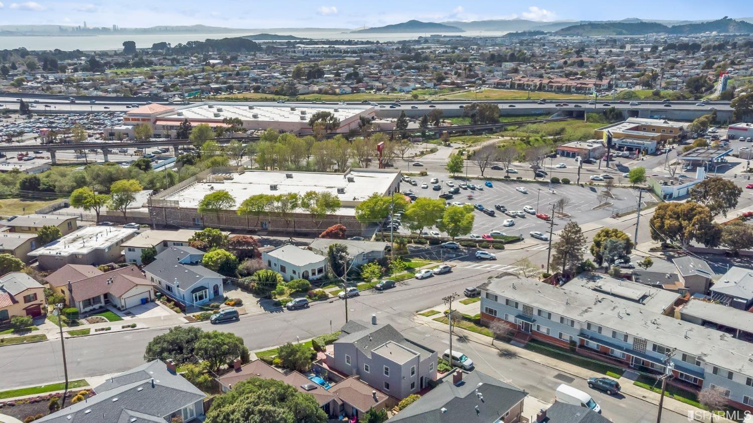 5205 Macdonald Avenue