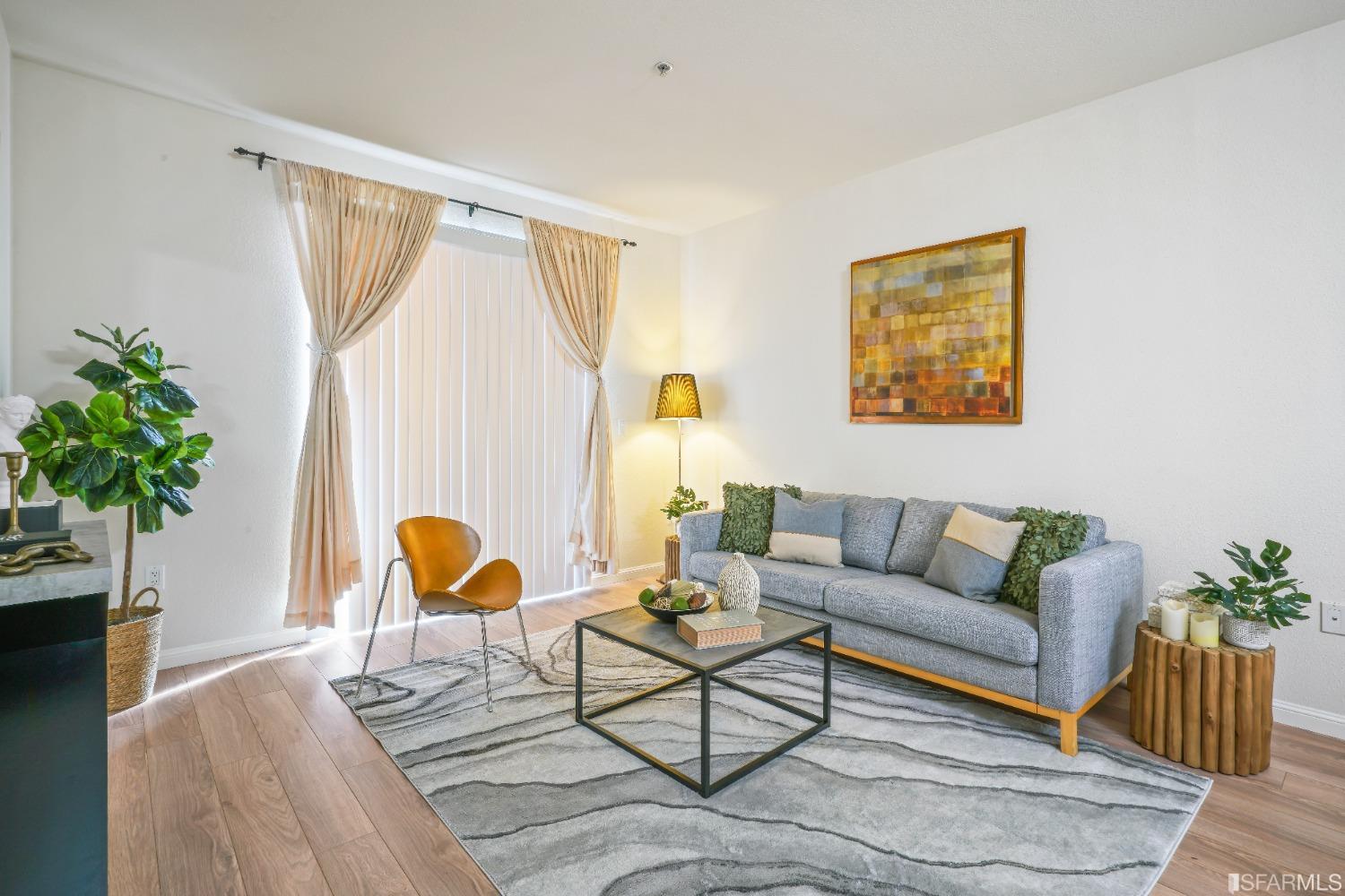 301 Crescent Court # 3417