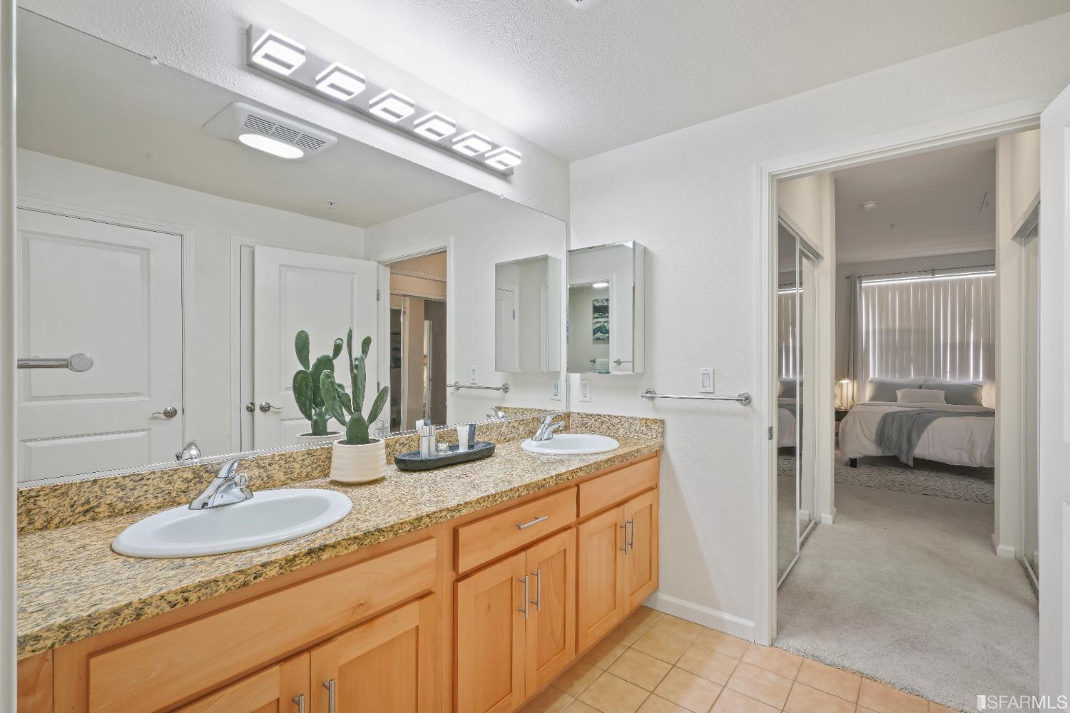 301 Crescent Court # 3417