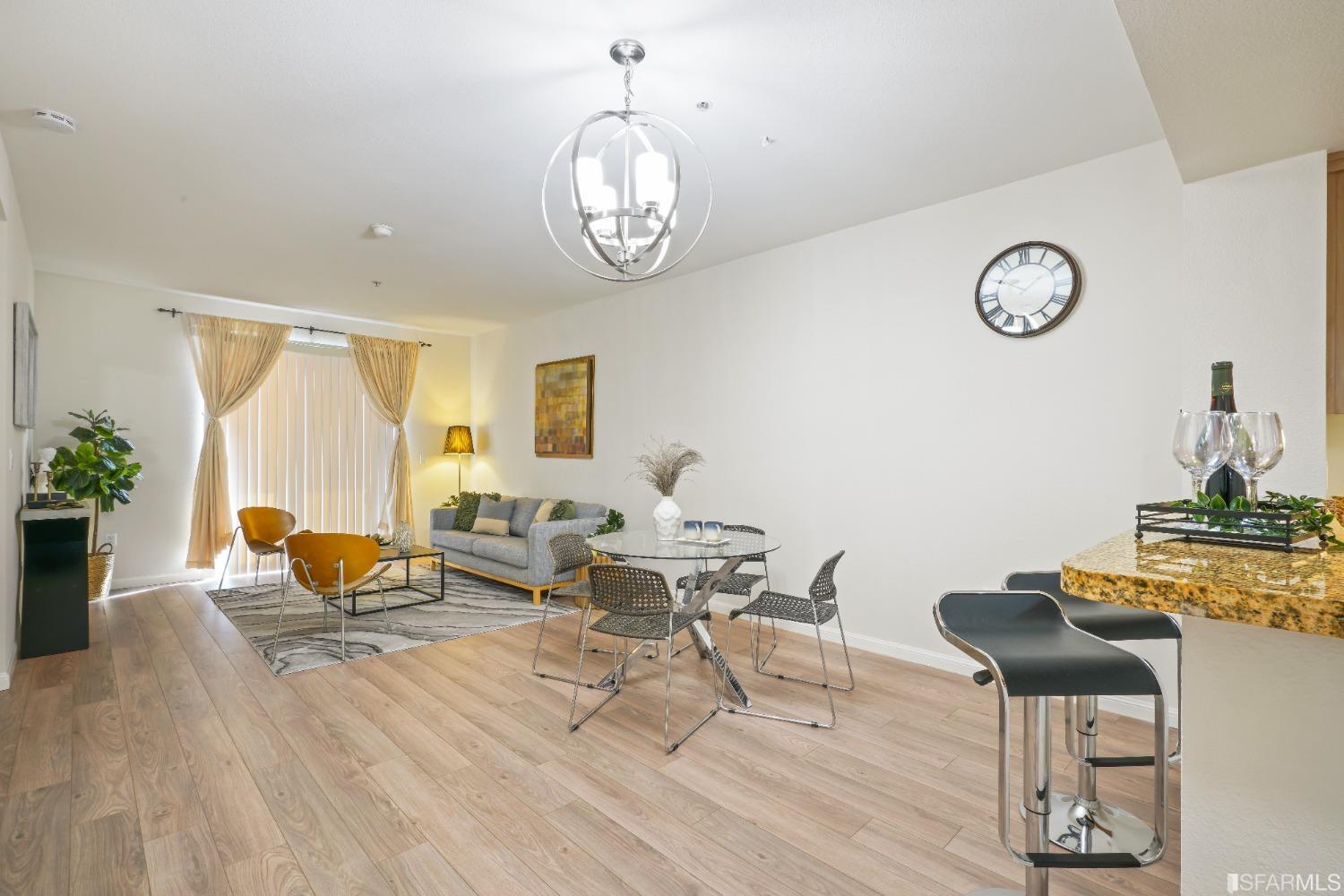 301 Crescent Court # 3417