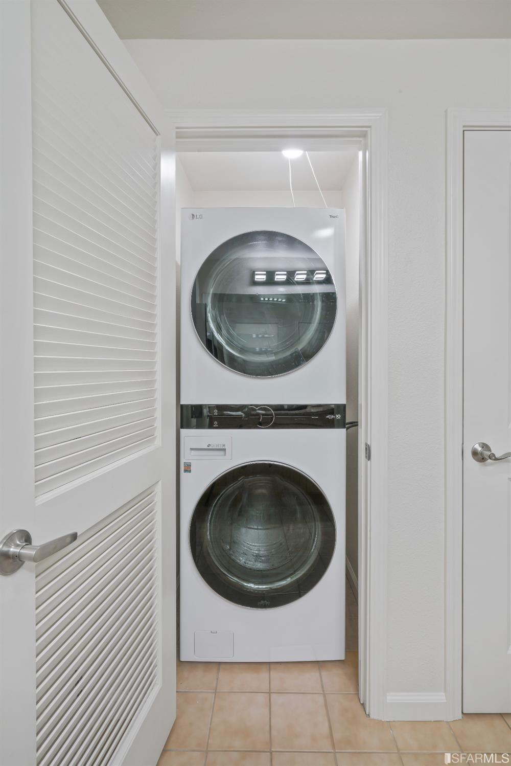 301 Crescent Court # 3417