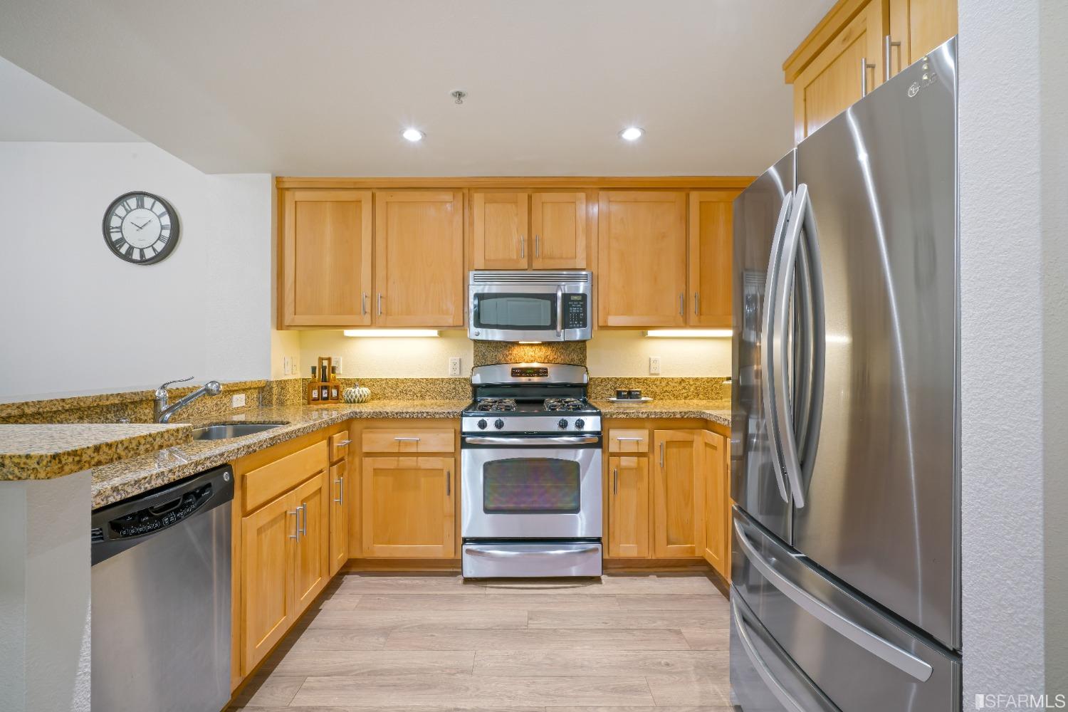 301 Crescent Court # 3417