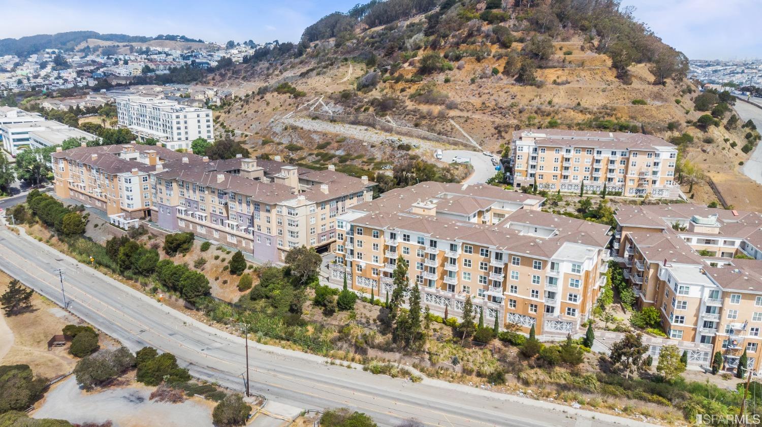 301 Crescent Court # 3417