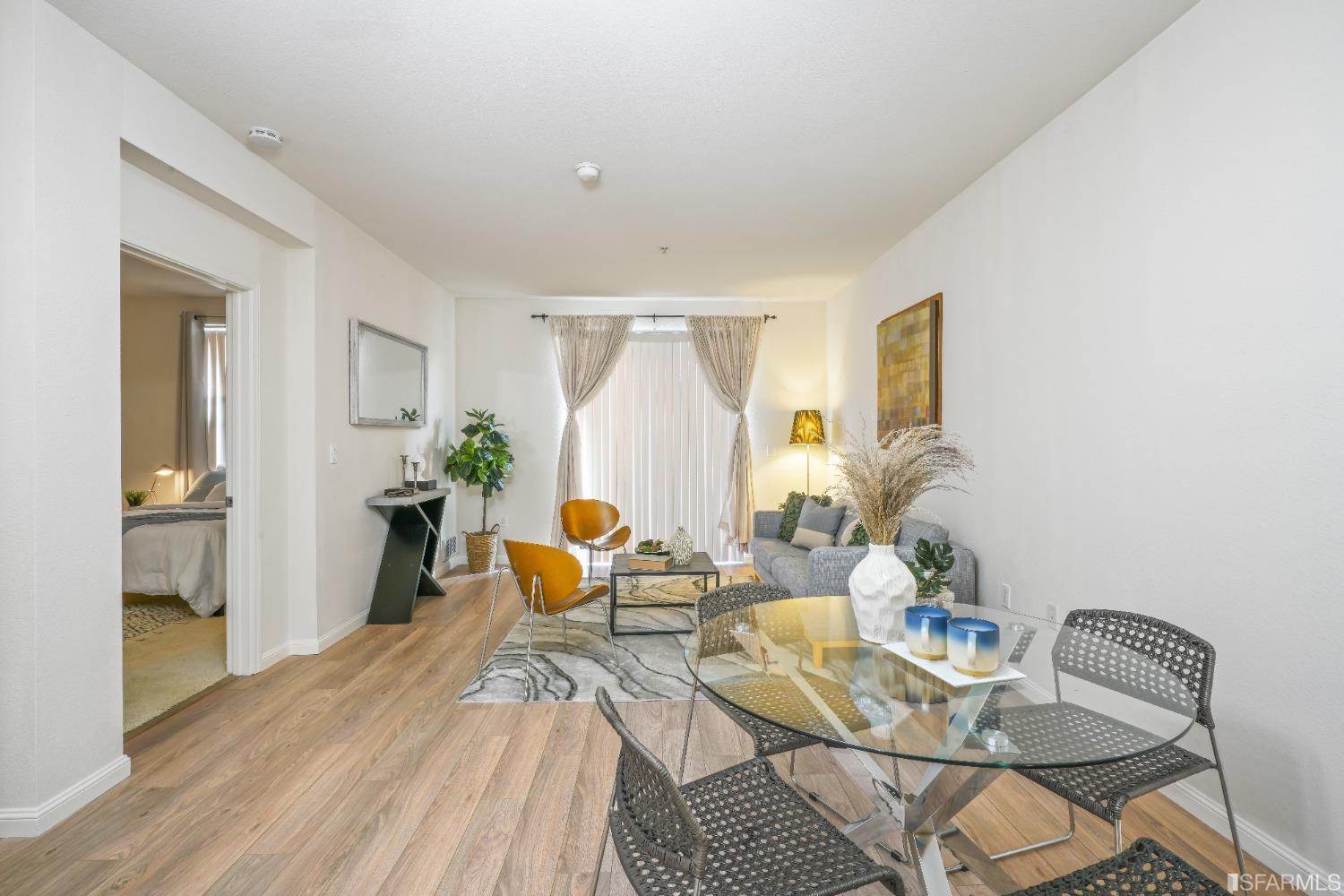 301 Crescent Court # 3417