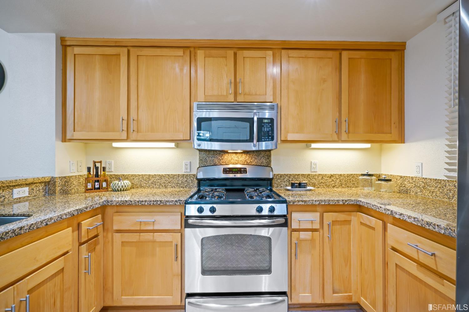 301 Crescent Court # 3417