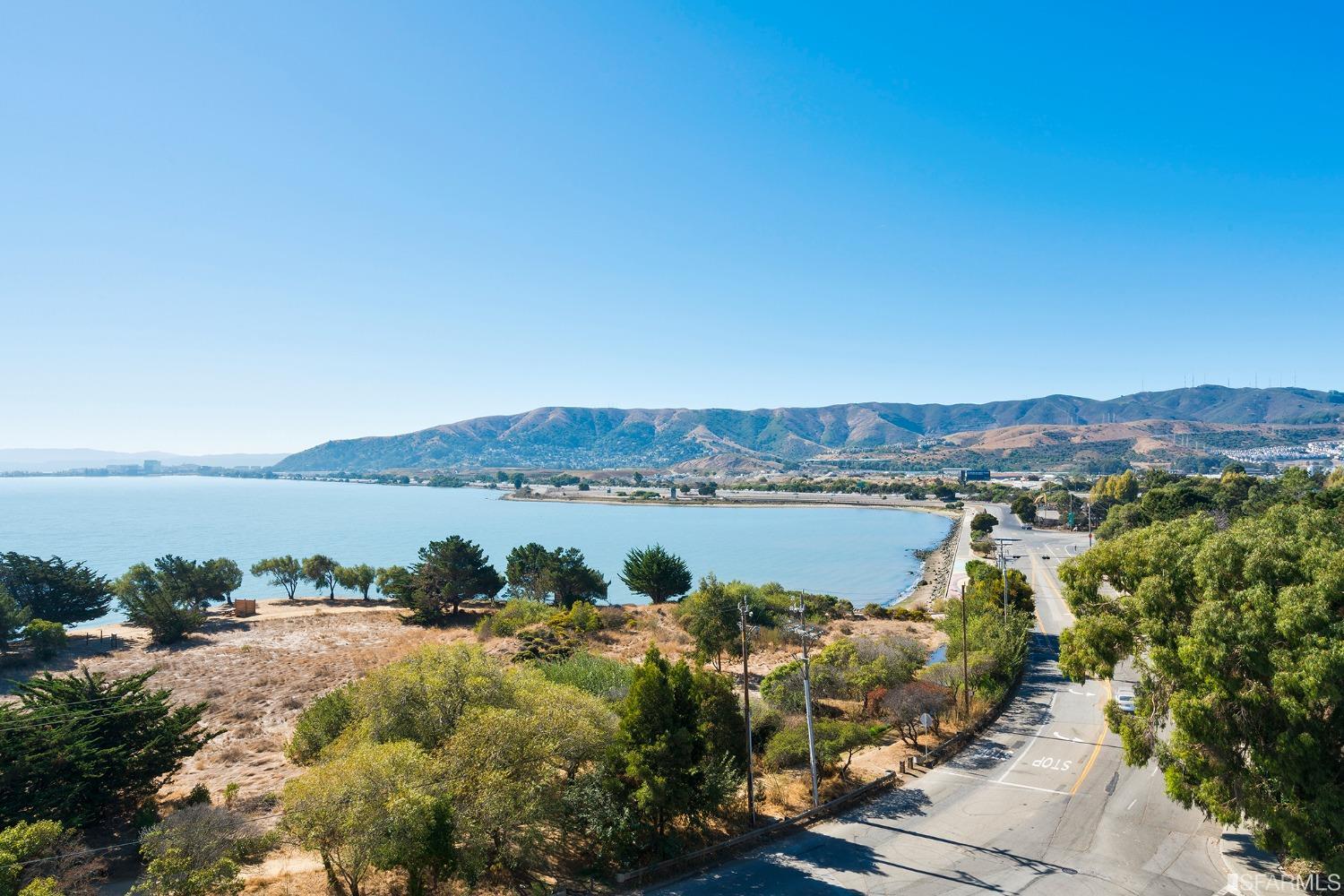 301 Crescent Court # 3417