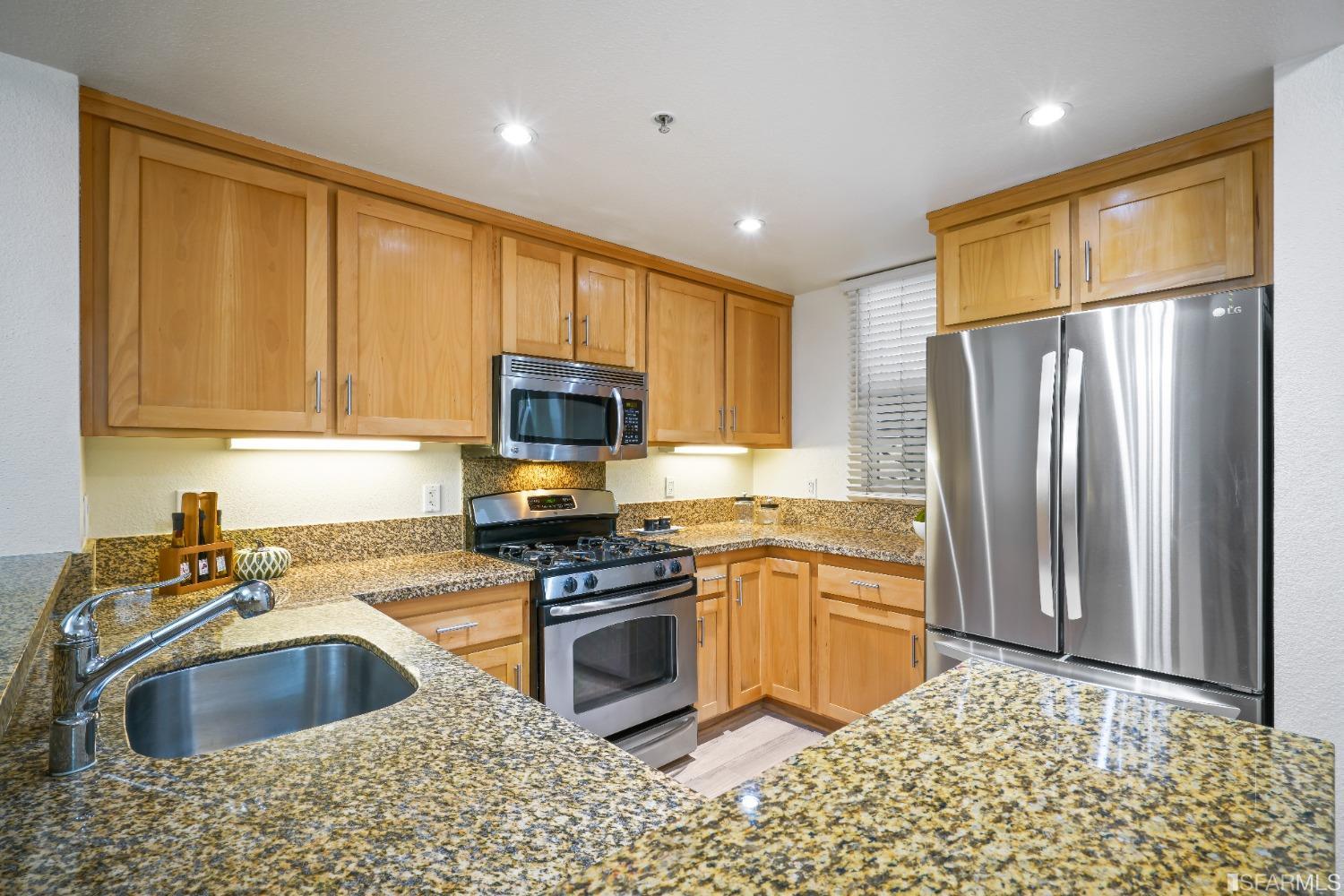 301 Crescent Court # 3417