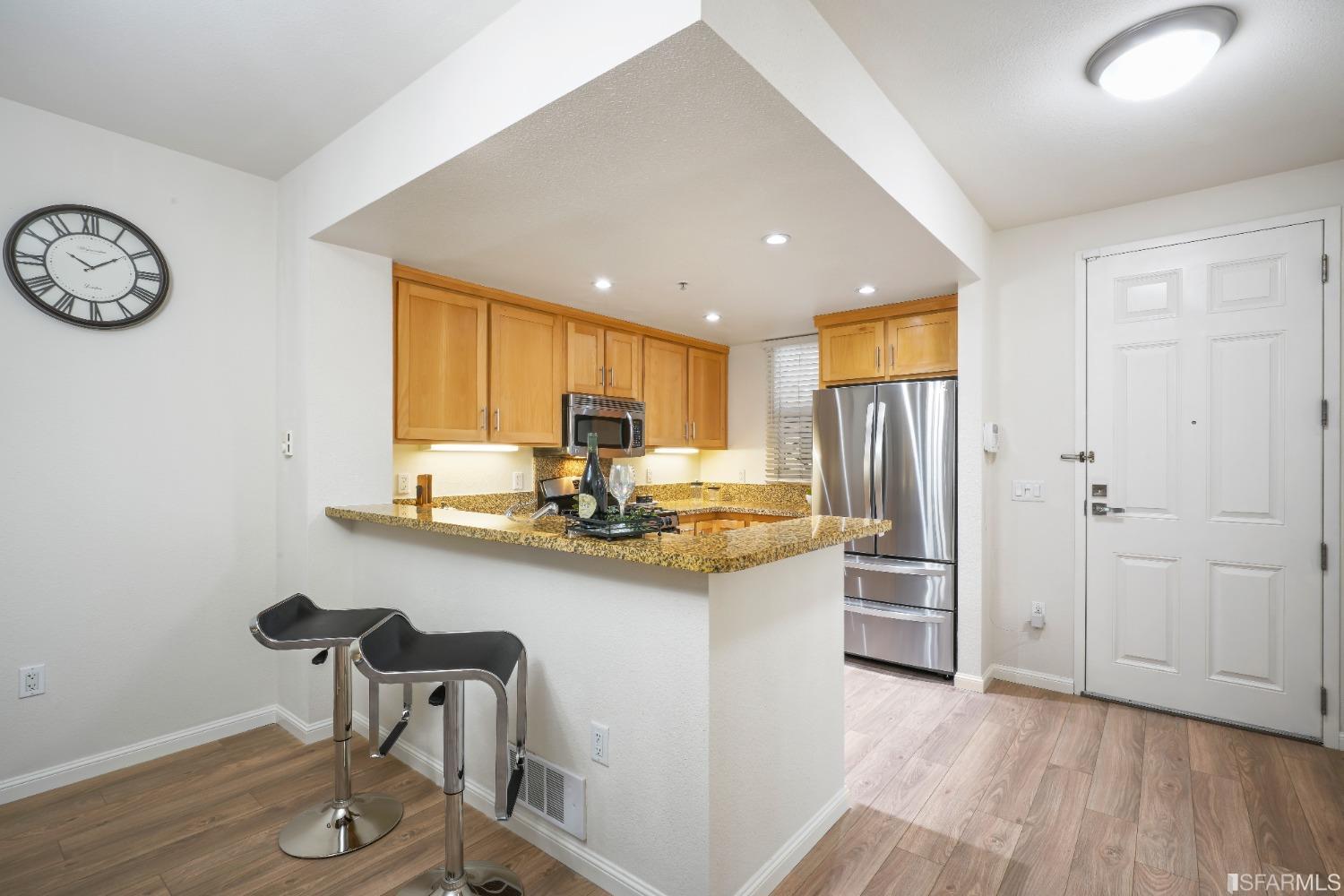 301 Crescent Court # 3417