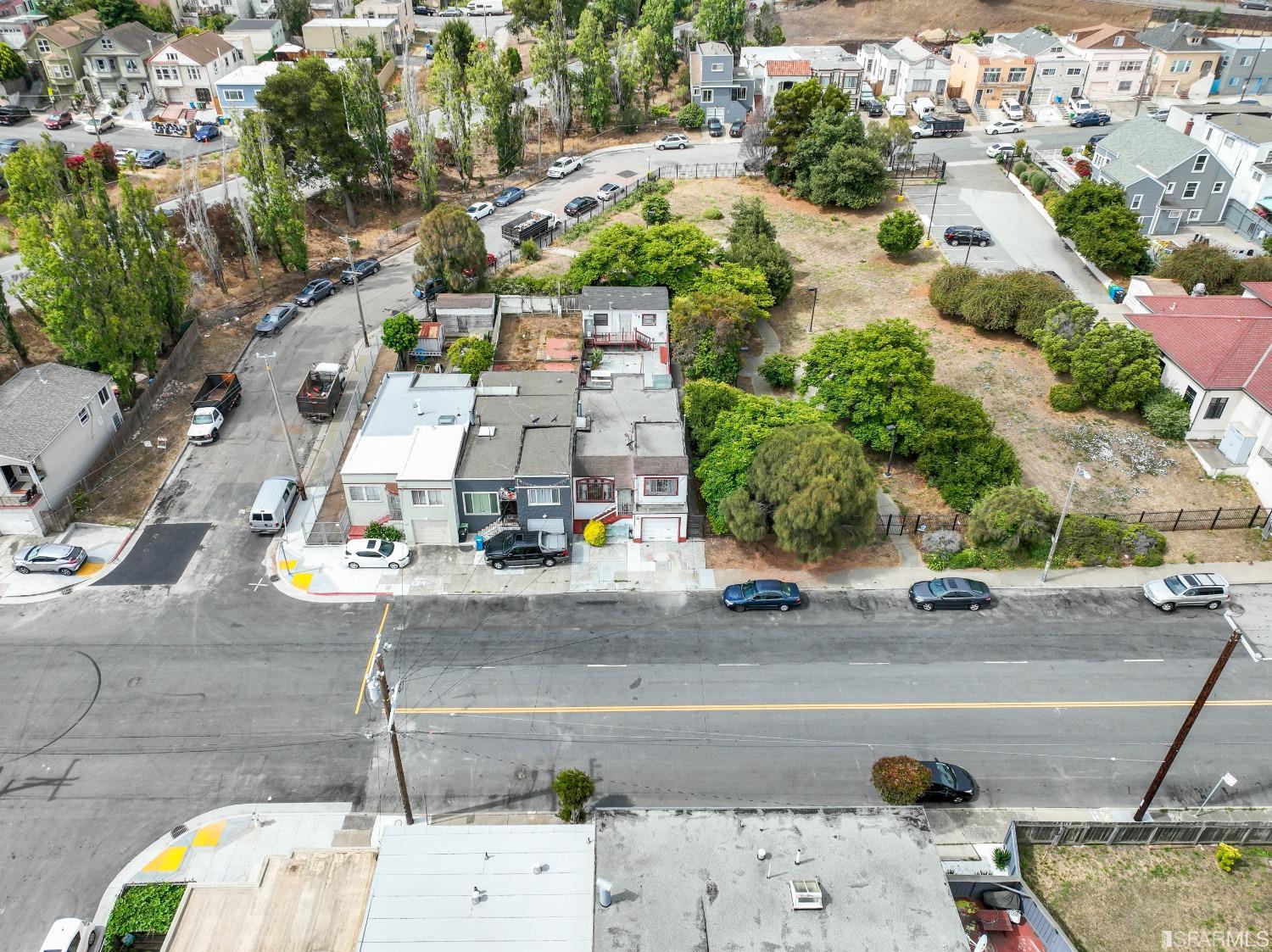 1215 Jamestown Avenue