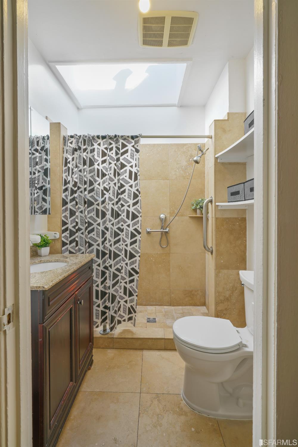 1215 Jamestown Avenue