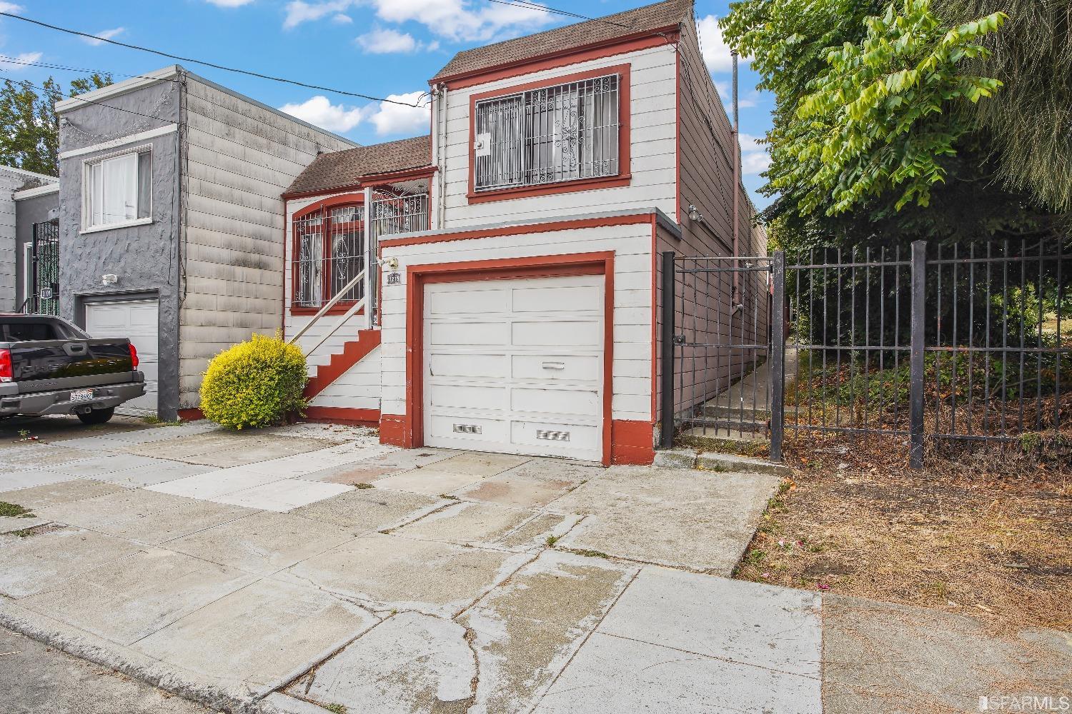 1215 Jamestown Avenue