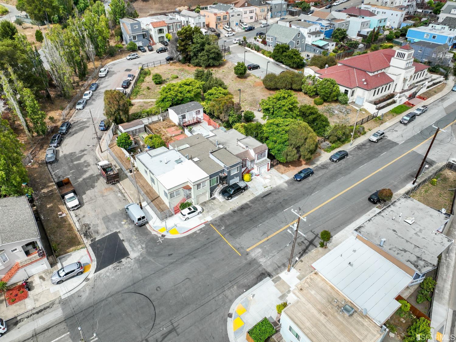 1215 Jamestown Avenue